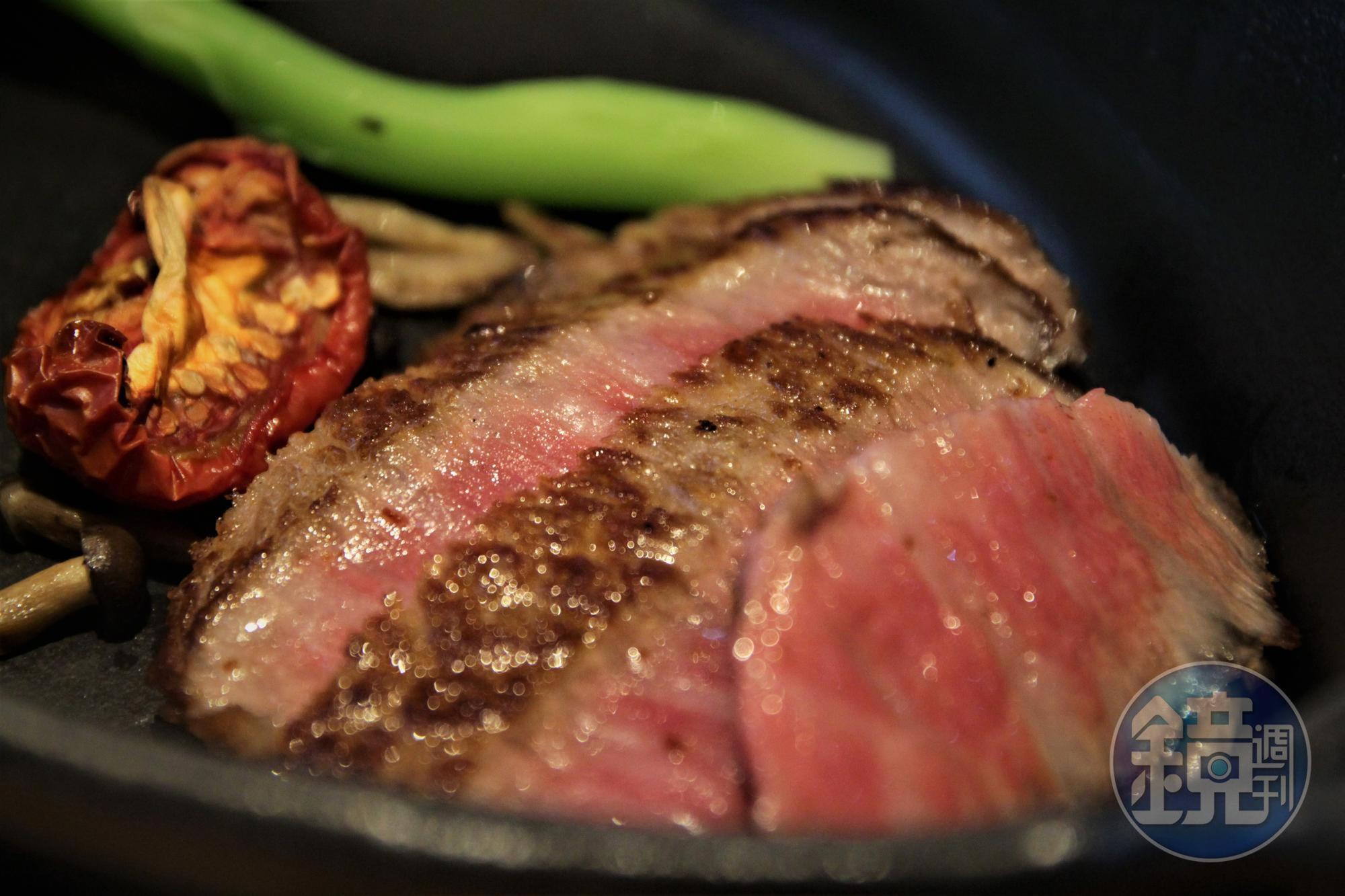 「RÒU by T-HAM-精品肉舖」的日本和牛牛排,肉質軟嫩,油花在嘴中化開的口感相當奢華。