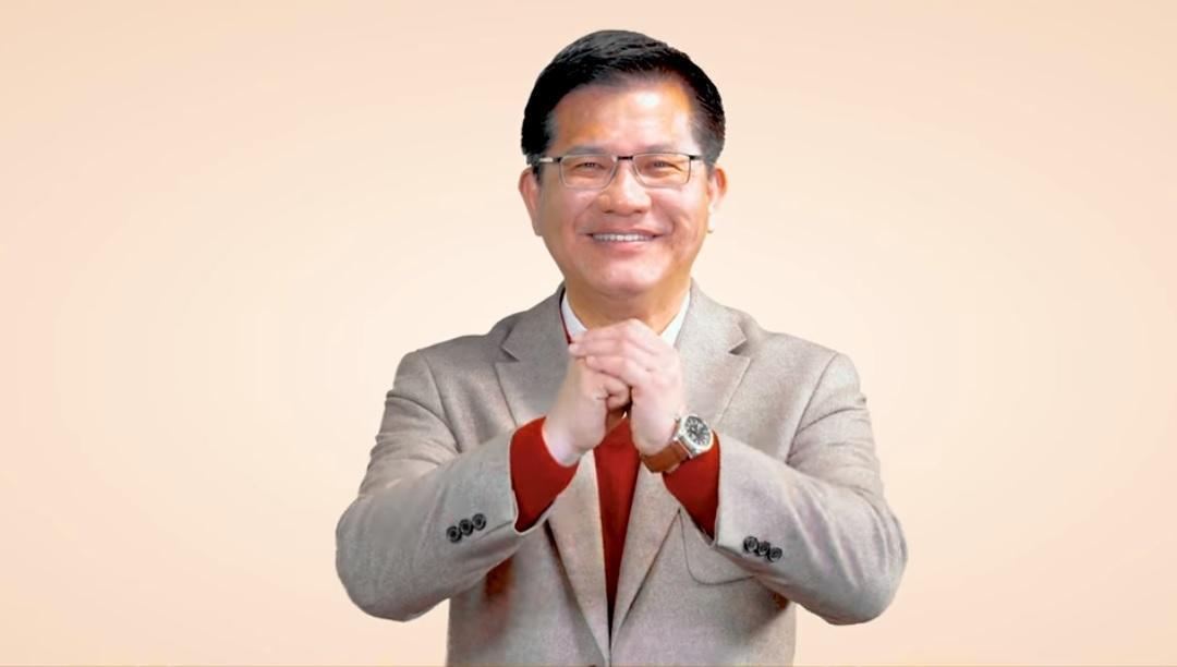 交通部長林佳龍親自示範「防疫五招」,希望大家能平安過好年。