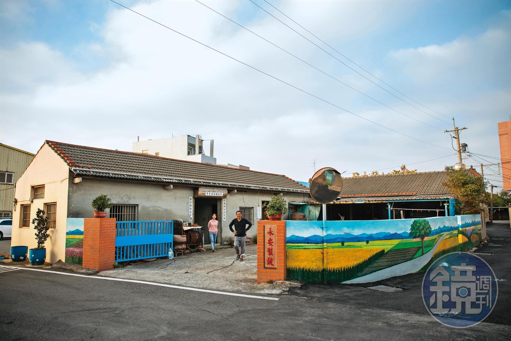 永安製鼓場所雖歡迎遊客參觀,但建議先致電,以免打擾黃呈豐製鼓的工作時間。