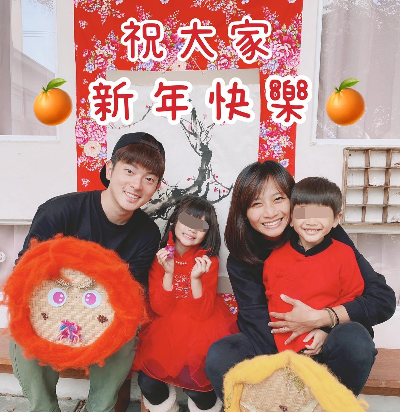宥勝(左)與蕾媽(右2)原是藝人與經紀人的關係,2015年結成夫妻。(翻攝自宥勝臉書)
