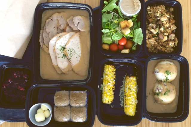 有網友幫家中長輩訂外送，雖以信用卡完成支付所有金額，卻仍被收取餐錢。（示意圖，翻攝自photo-AC）