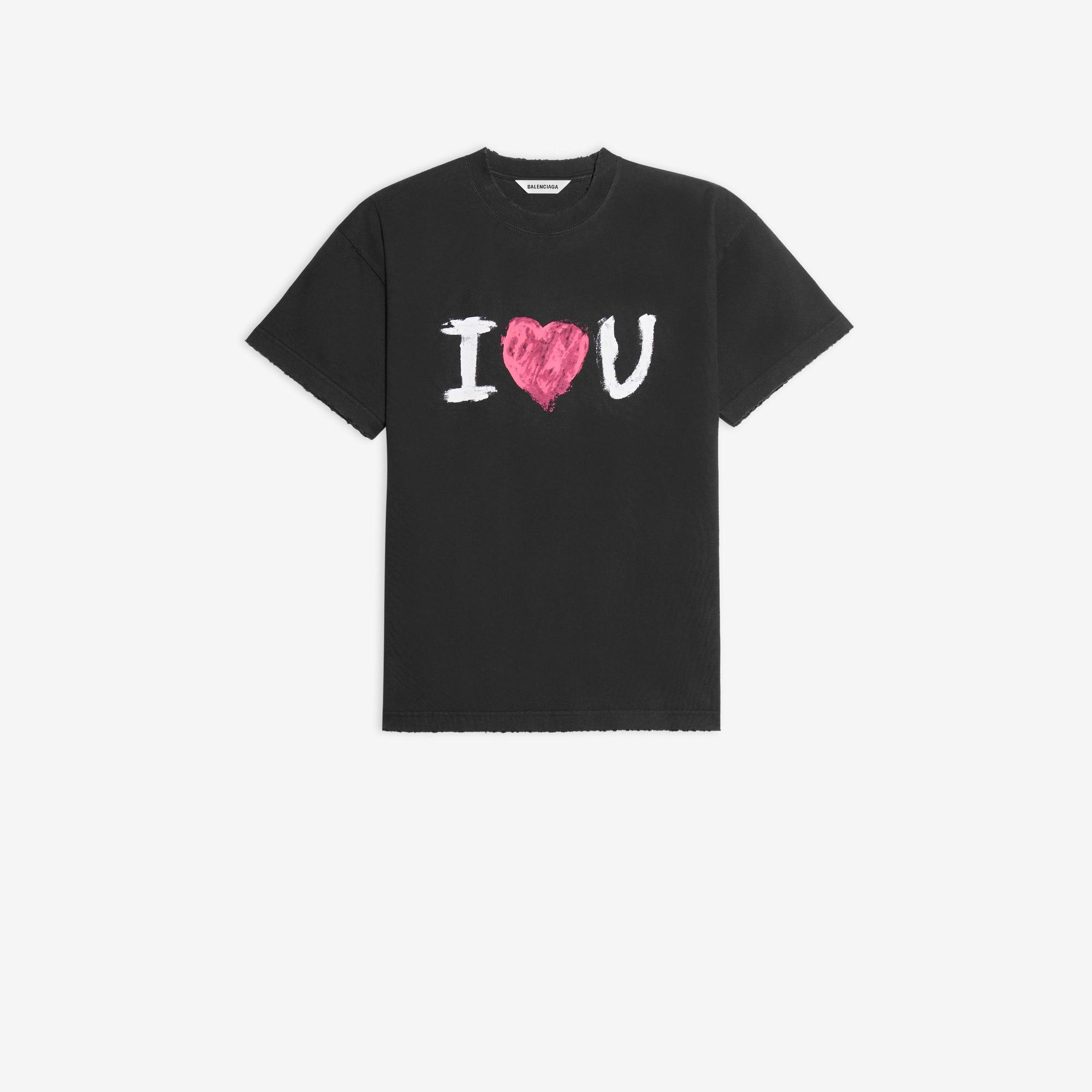 黑色I Love You T-SHIRT。NT$20,900。(BALENCIAGA提供)
