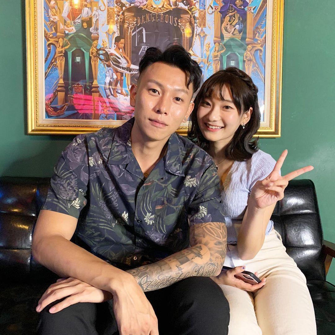 愛莉莎莎(右)與饒舌歌手瘦子(左)約會,瘦子被稱為「行走費洛蒙」,讓愛莉莎莎笑稱︰「人生巔峰!但我緊張到快死了!」(翻攝自愛莉莎莎IG)