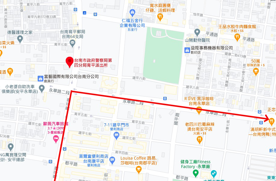 遭追殺的王男跟2名大學生都是外地人,沿著育平路騎到永華路二段時卻右轉,若繼續直行育平路約100公尺,便可在左側看到當地的第四分局育平派出所。(翻攝自Google地圖)