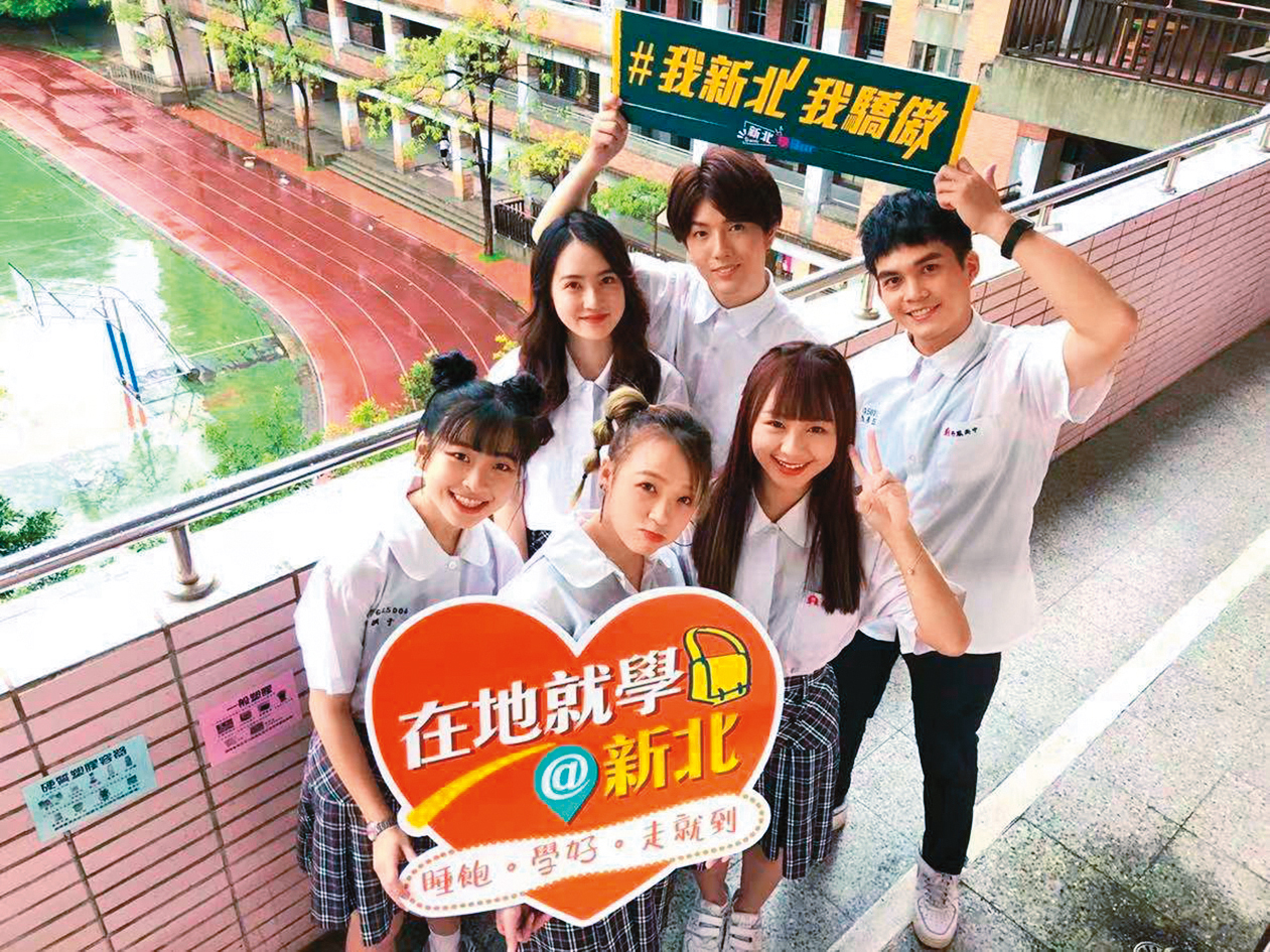 片中學校場地與各學校合作,有時需要學生演員,校內表演科系學生也可幫忙。(野火娛樂提供)