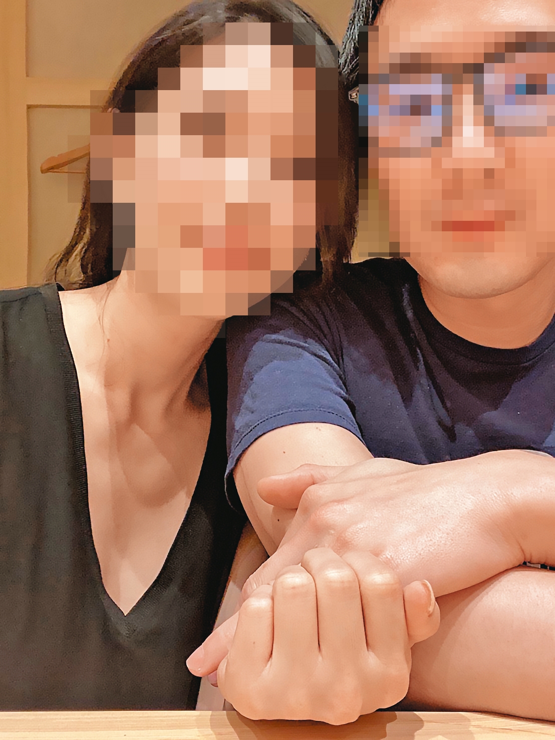 在外商公司擔任主管的Ｋ小姐（左），為了陳姓工程師（右）墮胎，身心俱疲。（讀者提供）
