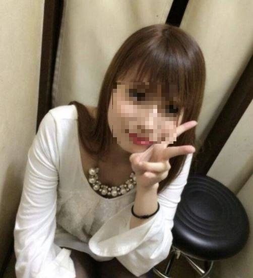 21歲女性栗生佳那子被捕後，表示自幼缺乏母愛。（翻攝自推特）