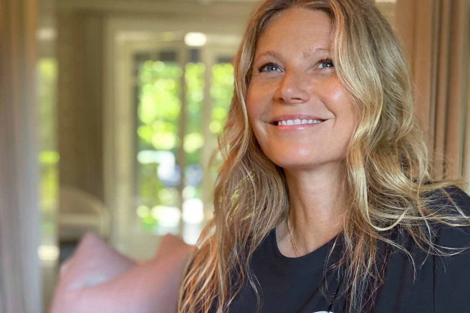 「小辣椒」的葛妮絲派特洛自曝早已感染武漢肺炎,還留下長期疲勞、腦霧等後遺症。(翻攝自Goop網站)