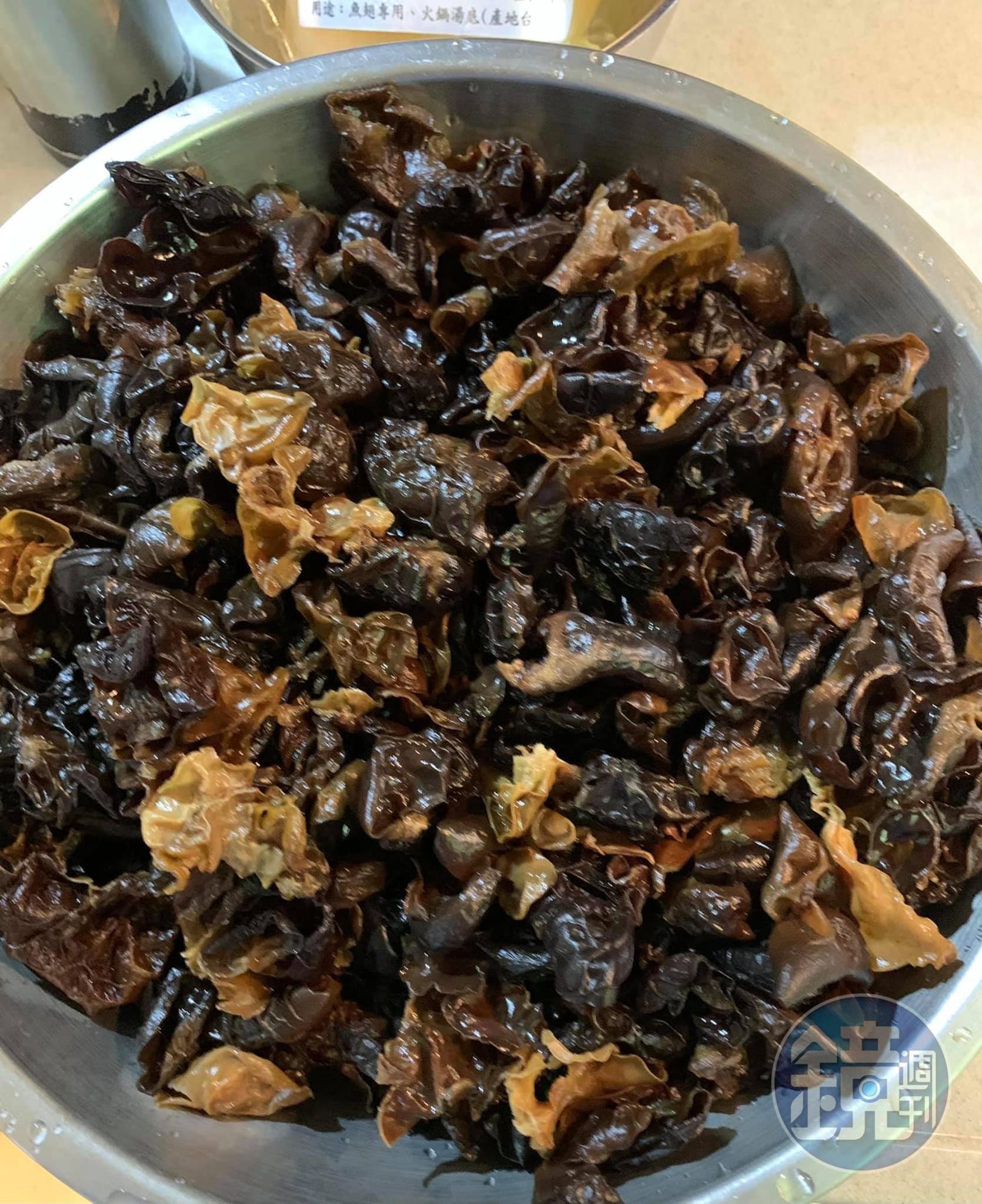 不誇張,備好一大盆木耳。