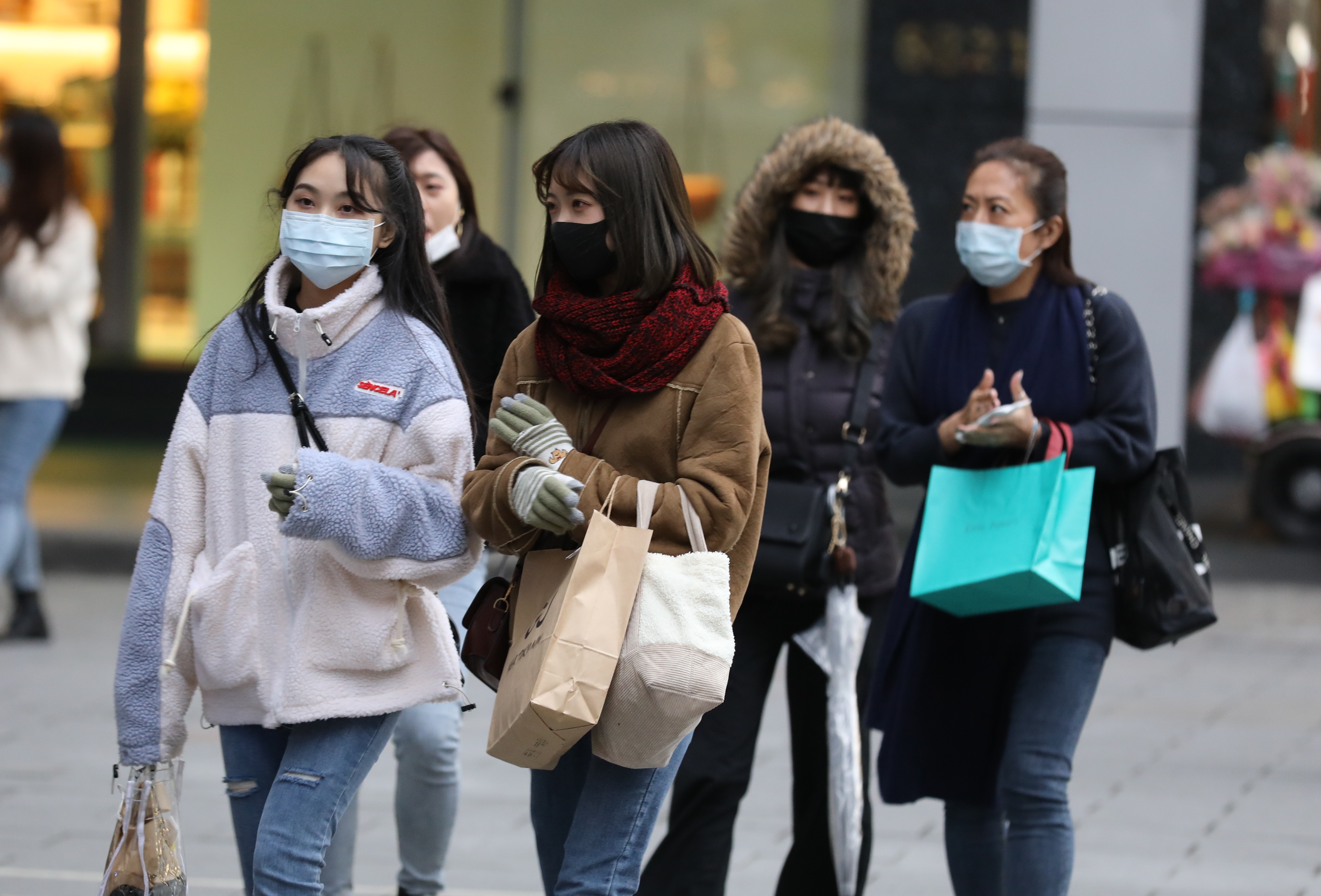 強烈冷氣團南下北台灣急凍,中央氣象局針對北部及東北部共8縣發布低溫特報黃色燈號。