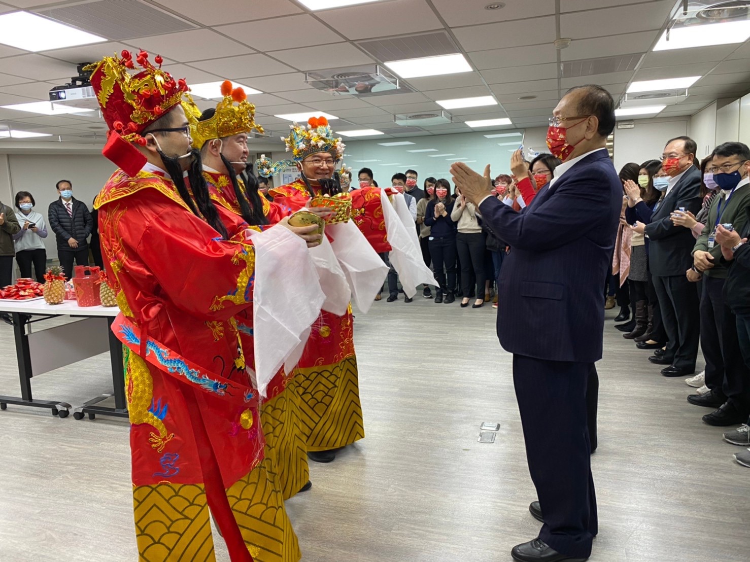 美吾華二代接班人李伊俐投入研發新藥有成，今年開春旗下懷特生技頻傳納入健保喜訊。（李成家提供）