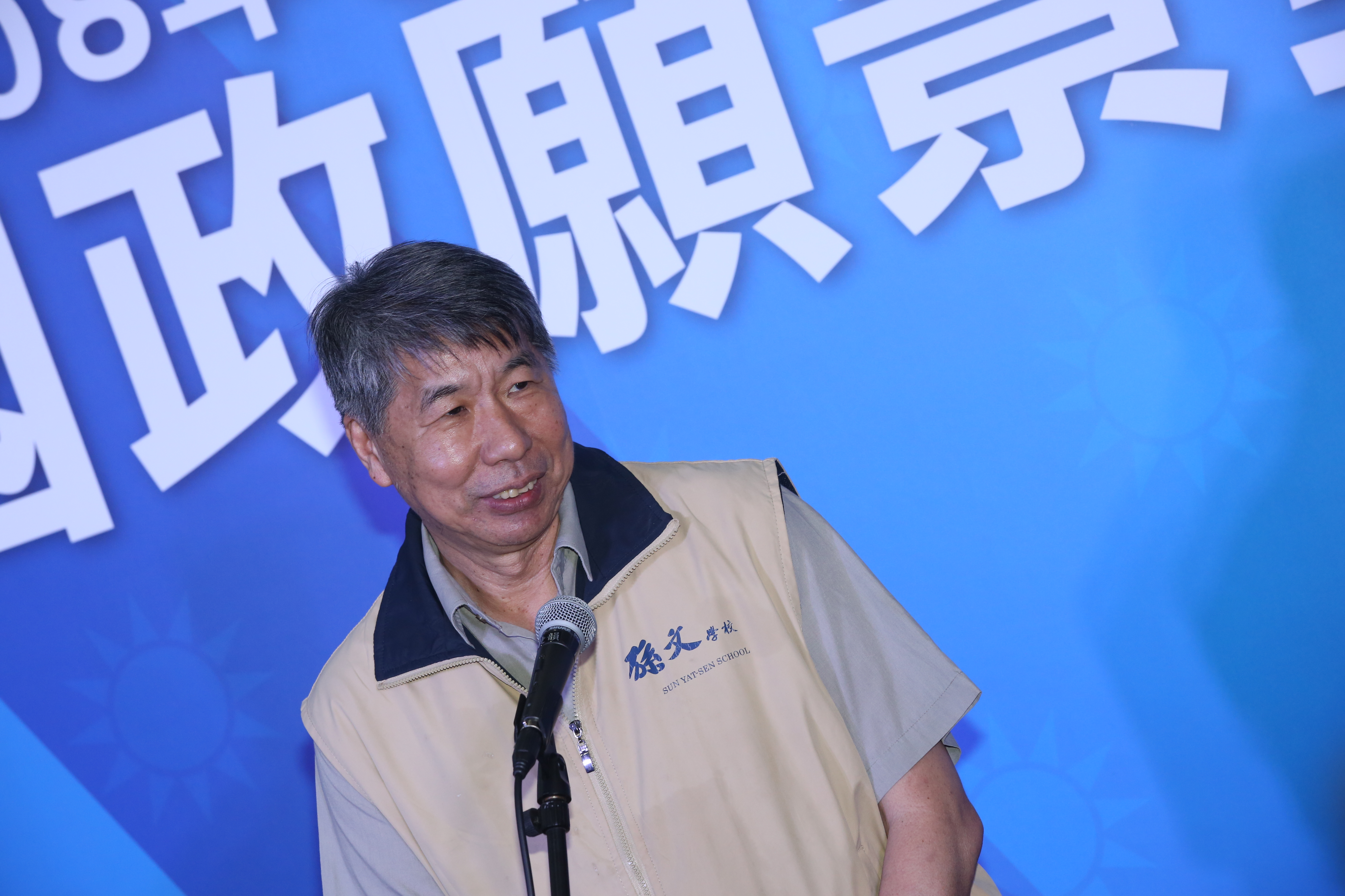 張亞中宣布再戰國民黨主席，並批藍營天王們不值得令人期待。（資料照）