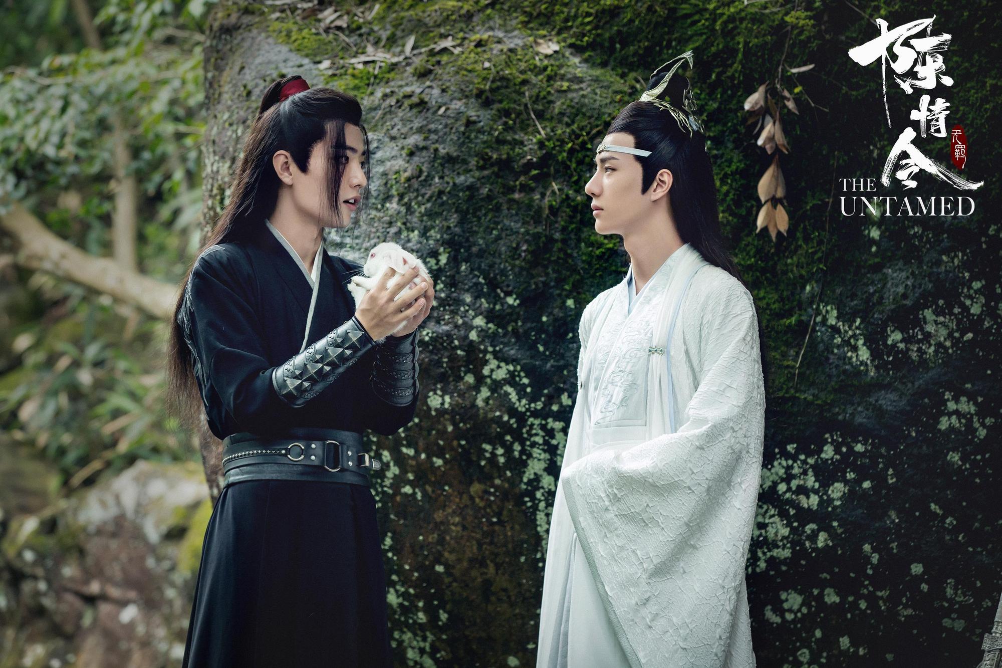肖戰(左)與王一博(右)均因《陳情令》成為人氣男星。(網路圖片)