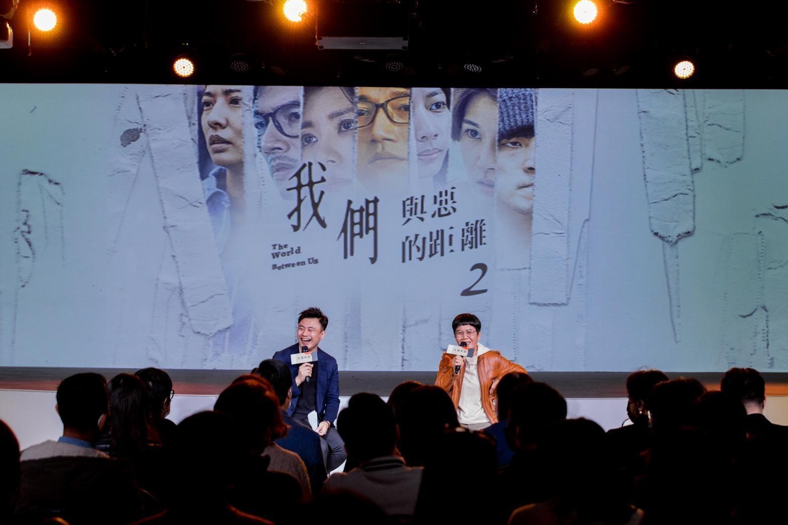《我們與惡的距離2》編劇呂蒔媛（右）歷經一年多田調，笑說想轉行。（大慕影藝提供）