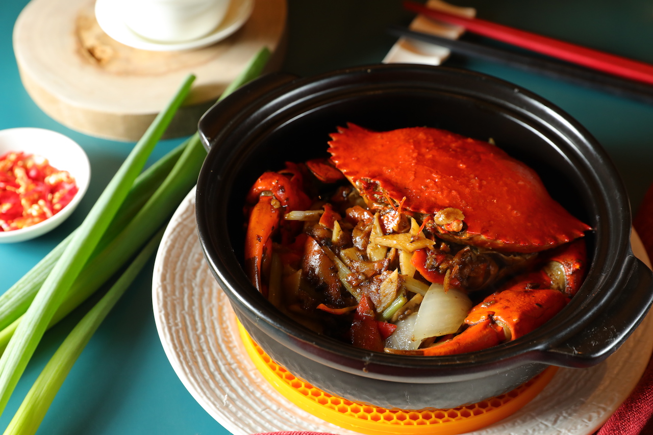 蟹鮮、豉椒辛香的「豉椒炒螃蟹」，咂吮鮮鹹惹味。（時價，圖中拍攝約1,880元／份）