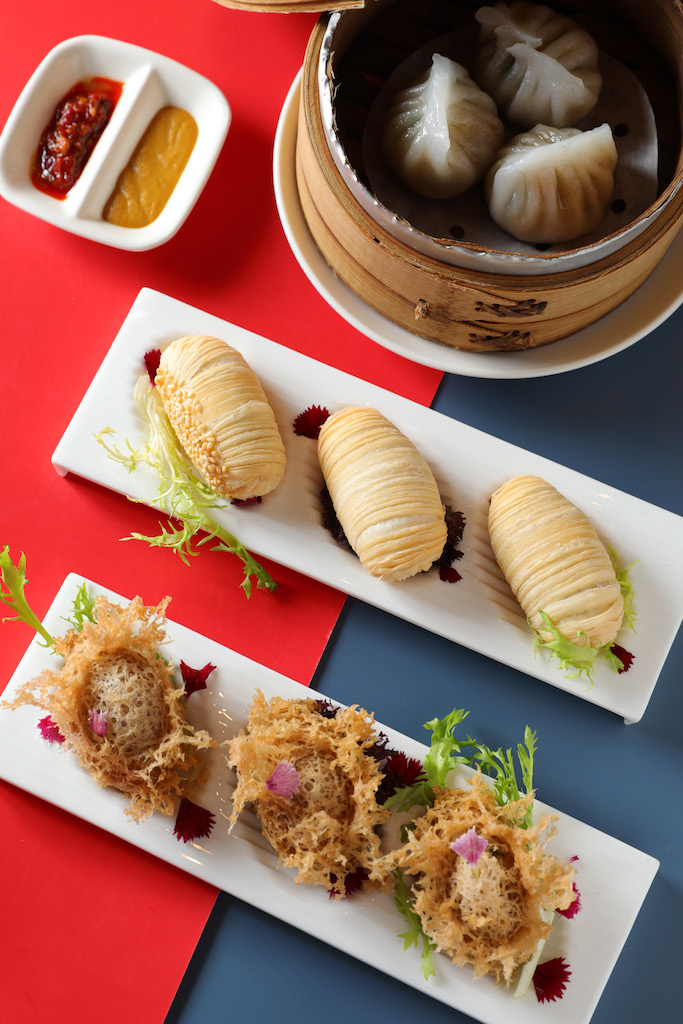 港點「經典潮州蒸粉粿」（上，180元／份）「千層蘿蔔絲酥餅」（中，180元／份）「蜂巢三星炸芋角」（下，160元／份）一式一味，選擇豐富。