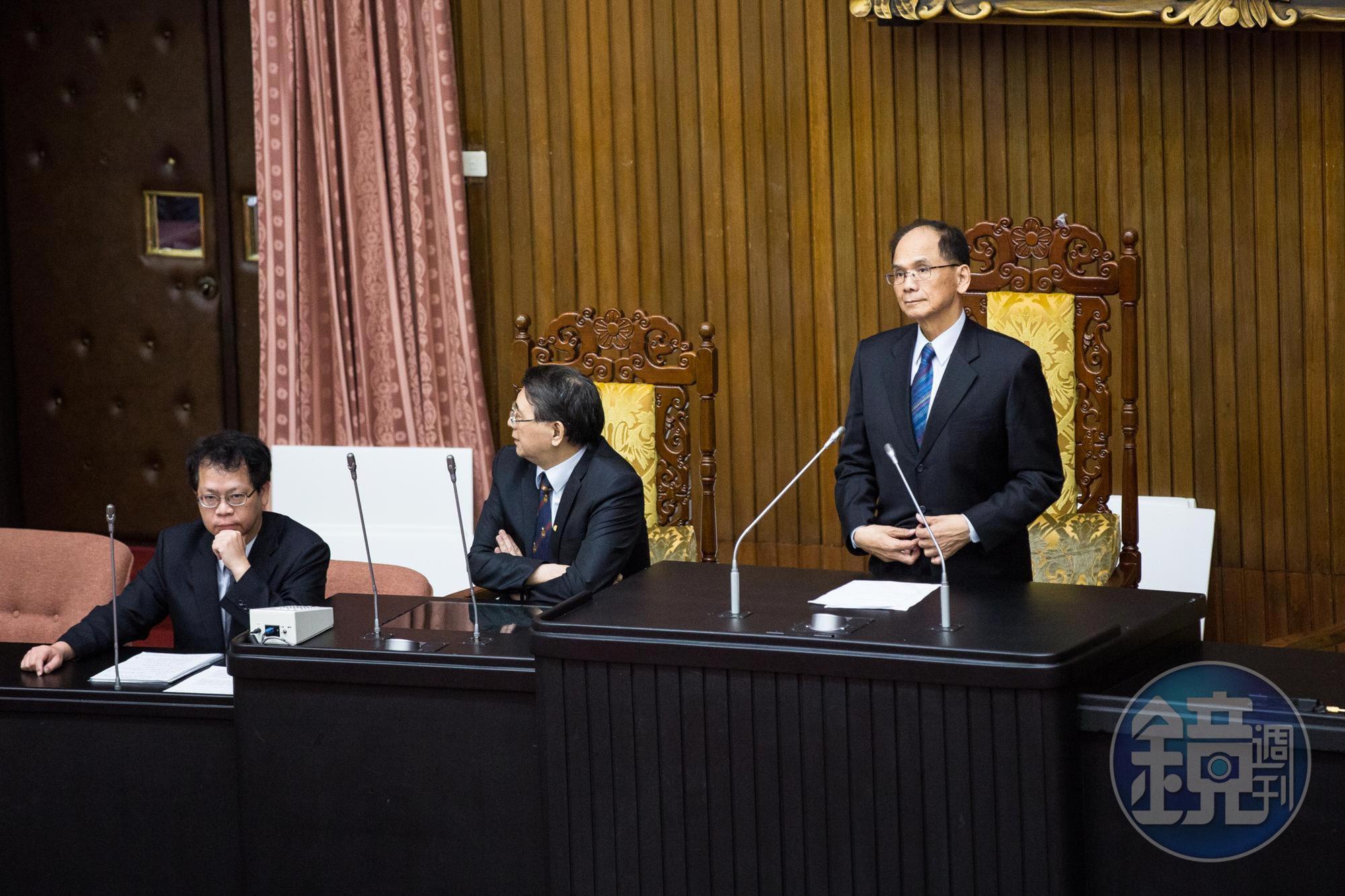 立法院長游錫堃去年接受本刊專訪時曾透露,他上任後就沙盤推演過,並與朝野黨團溝通達成共識,確認公投複決要綁2022九合一大選。