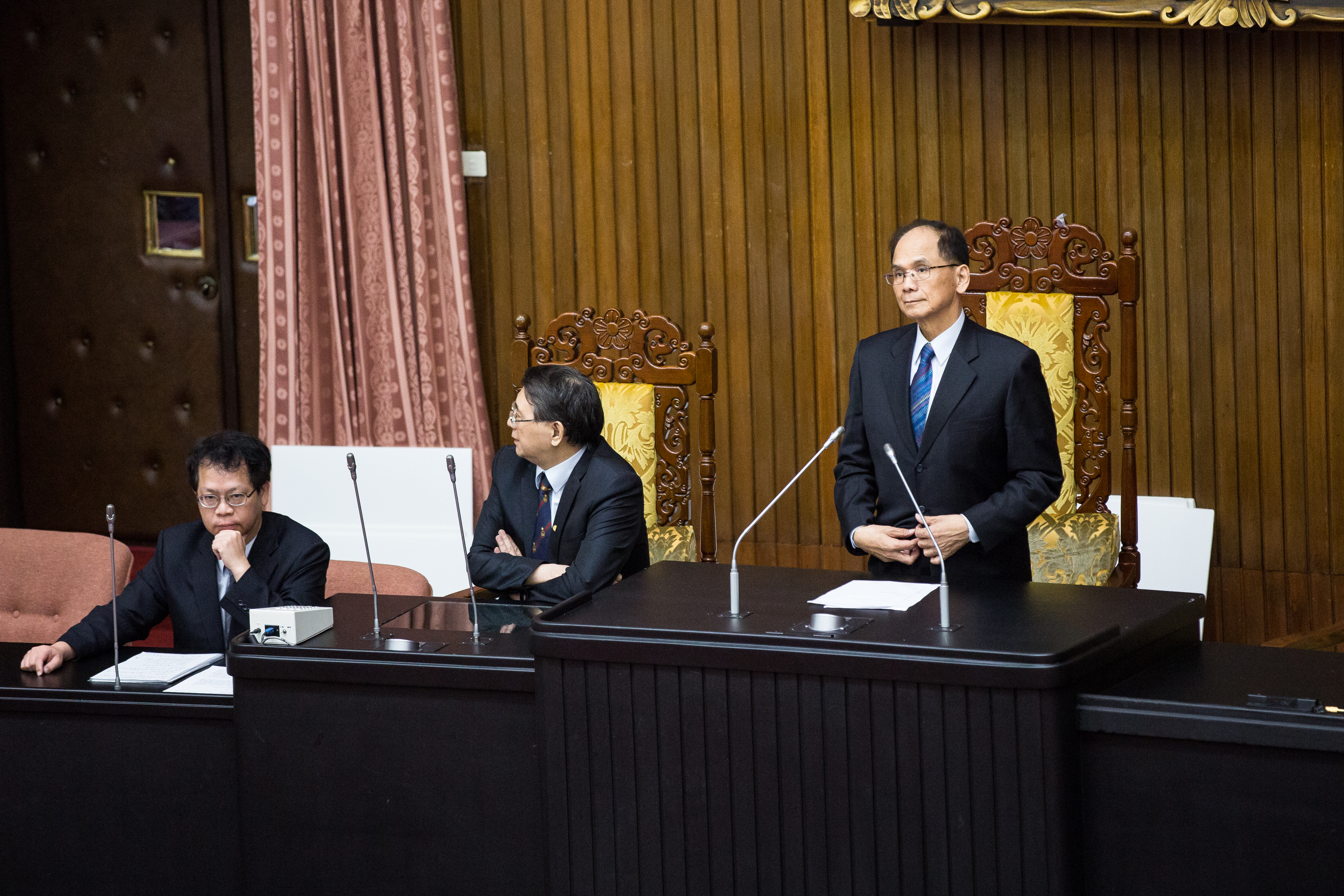 立法院長游錫堃去年接受本刊專訪時曾透露，他上任後就沙盤推演過，並與朝野黨團溝通達成共識，確認公投複決要綁2022九合一大選。