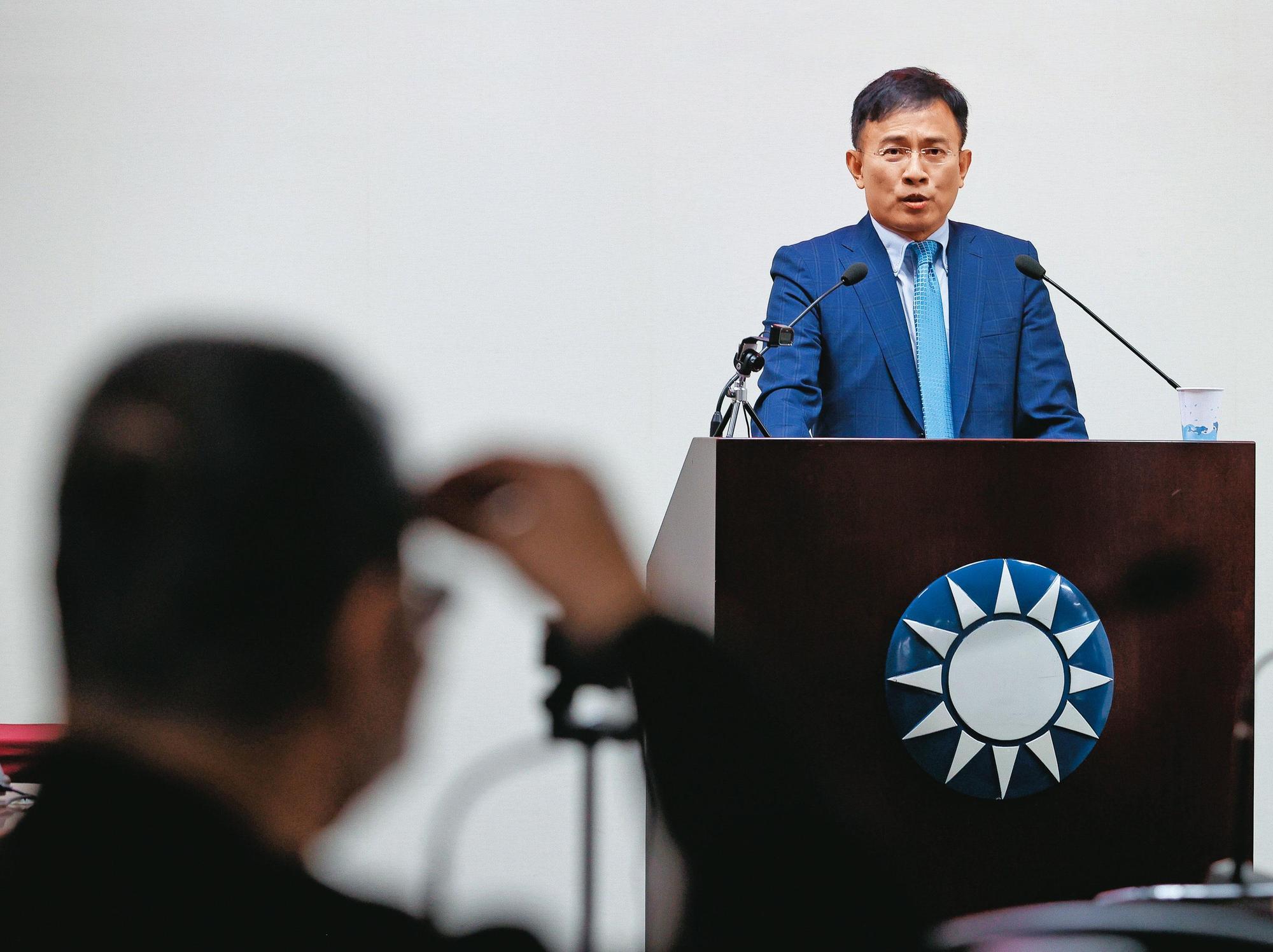 彭文正到國民黨演講,批評政府處理中天換照的方式,質疑總統蔡英文的論文,又堅稱自己是台獨分子。(中央社)