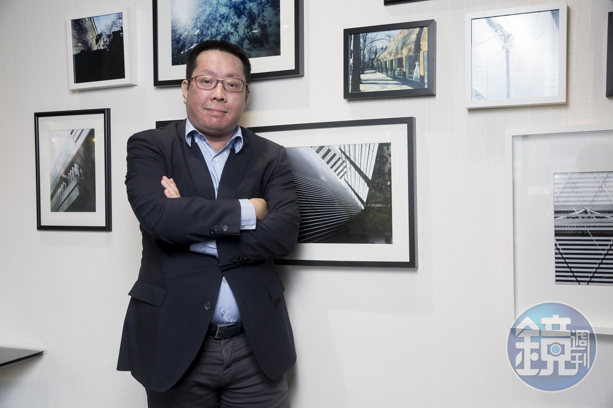 新光影城董事長吳昕昌認為，應該把電影和戲劇同時納入伯樂影業的投資項目。
