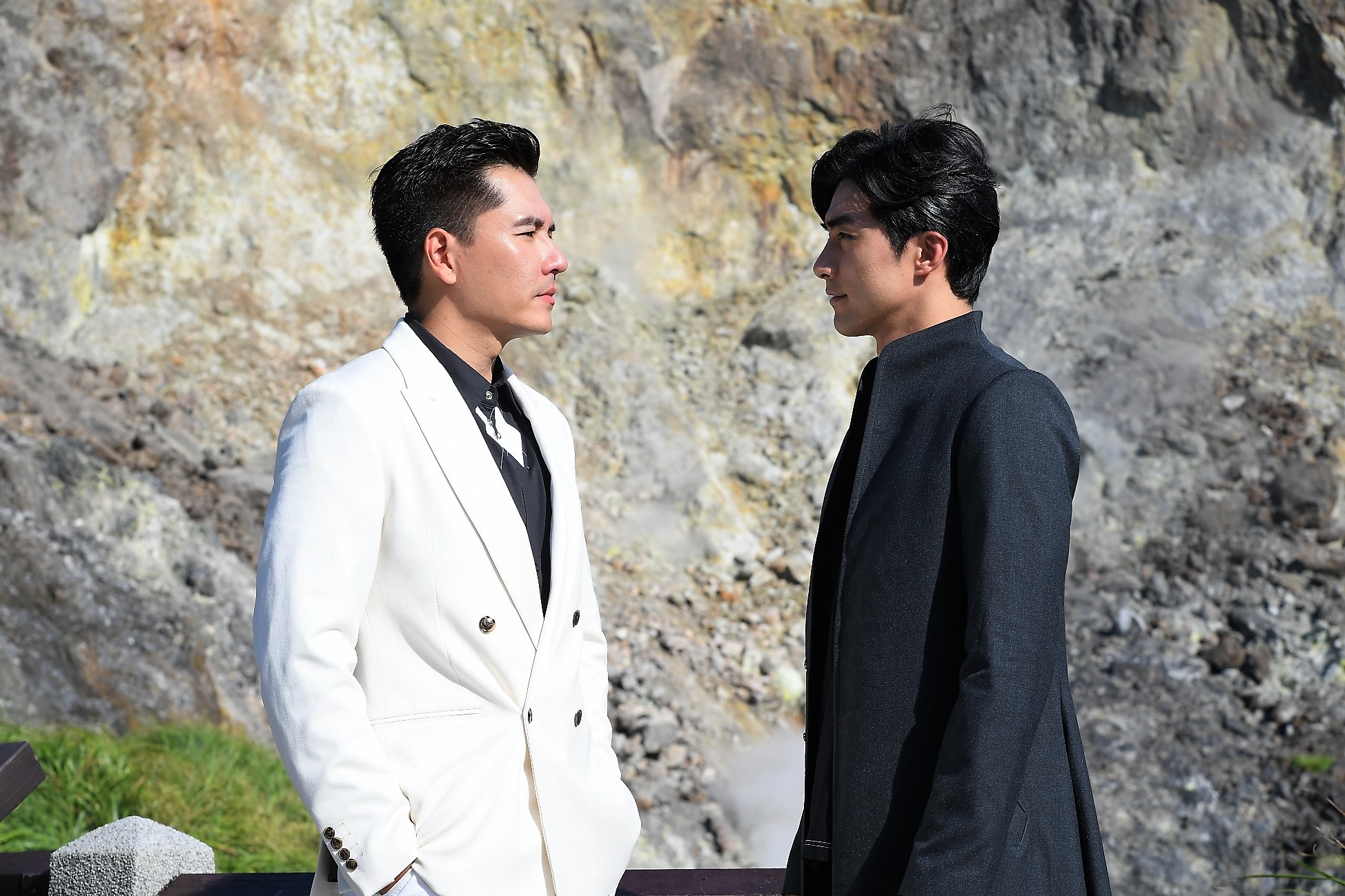 賀軍翔（右）、王傳一（左）2人相隔13年在《天巡者》再次攜手合作。（三立提供）