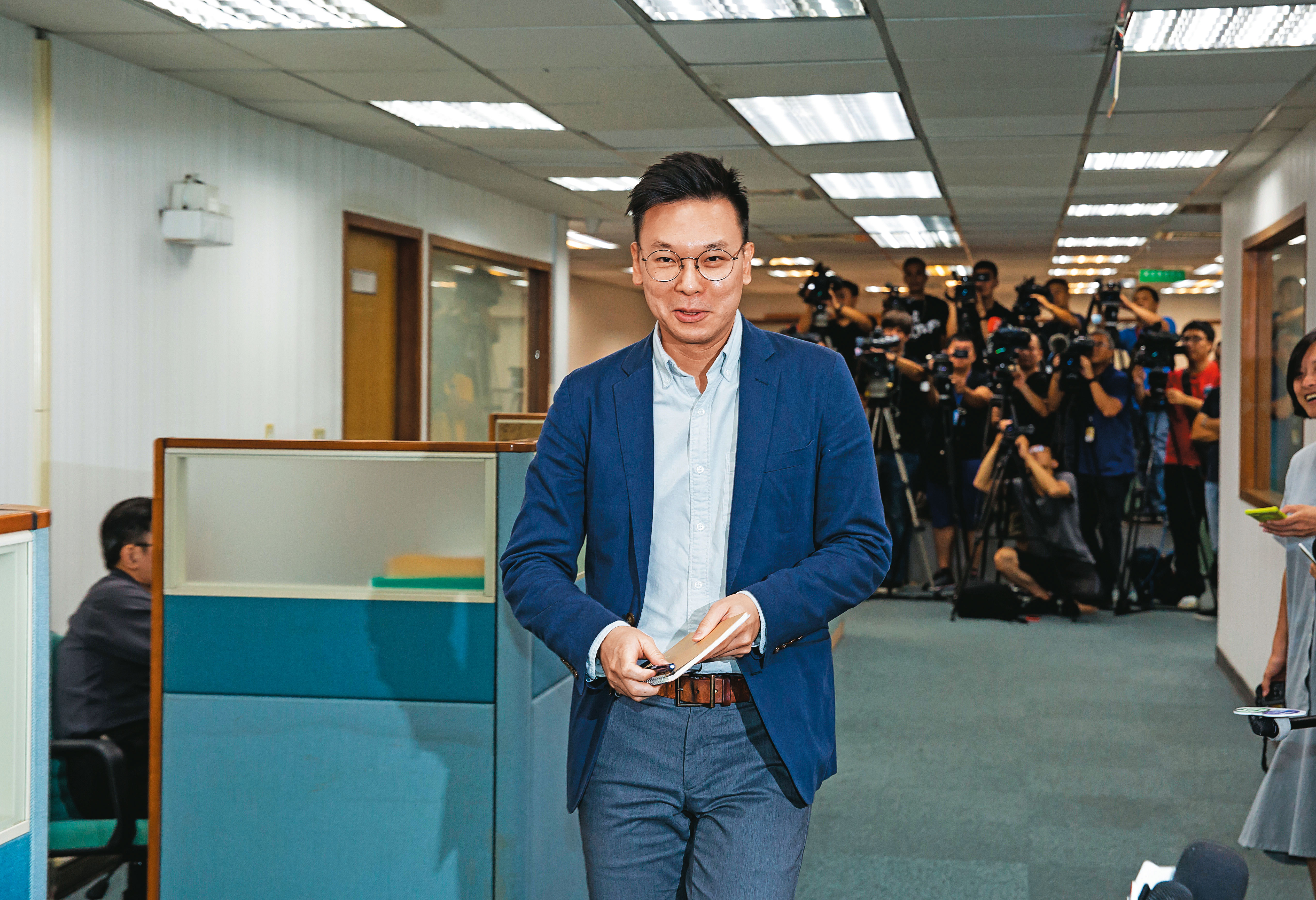 被點名是參選新竹市長熱門人選的民進黨副祕書長林飛帆,出任青平台董事及平台召集人。
