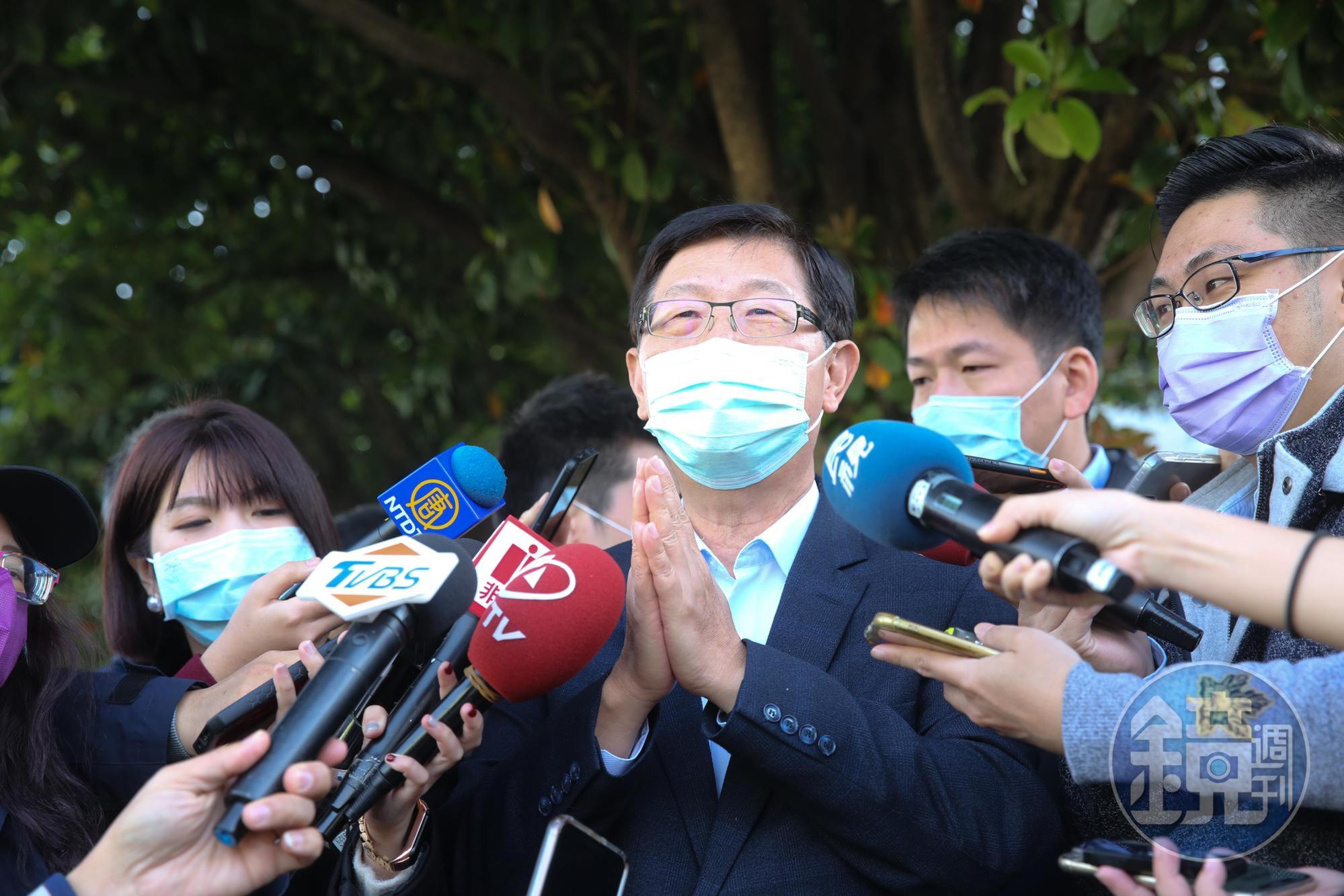 20日上午是開工吉時,鴻海集團也由董事長劉揚偉率領總財務長黃秋蓮等高階主管一起舉辦開工儀式。