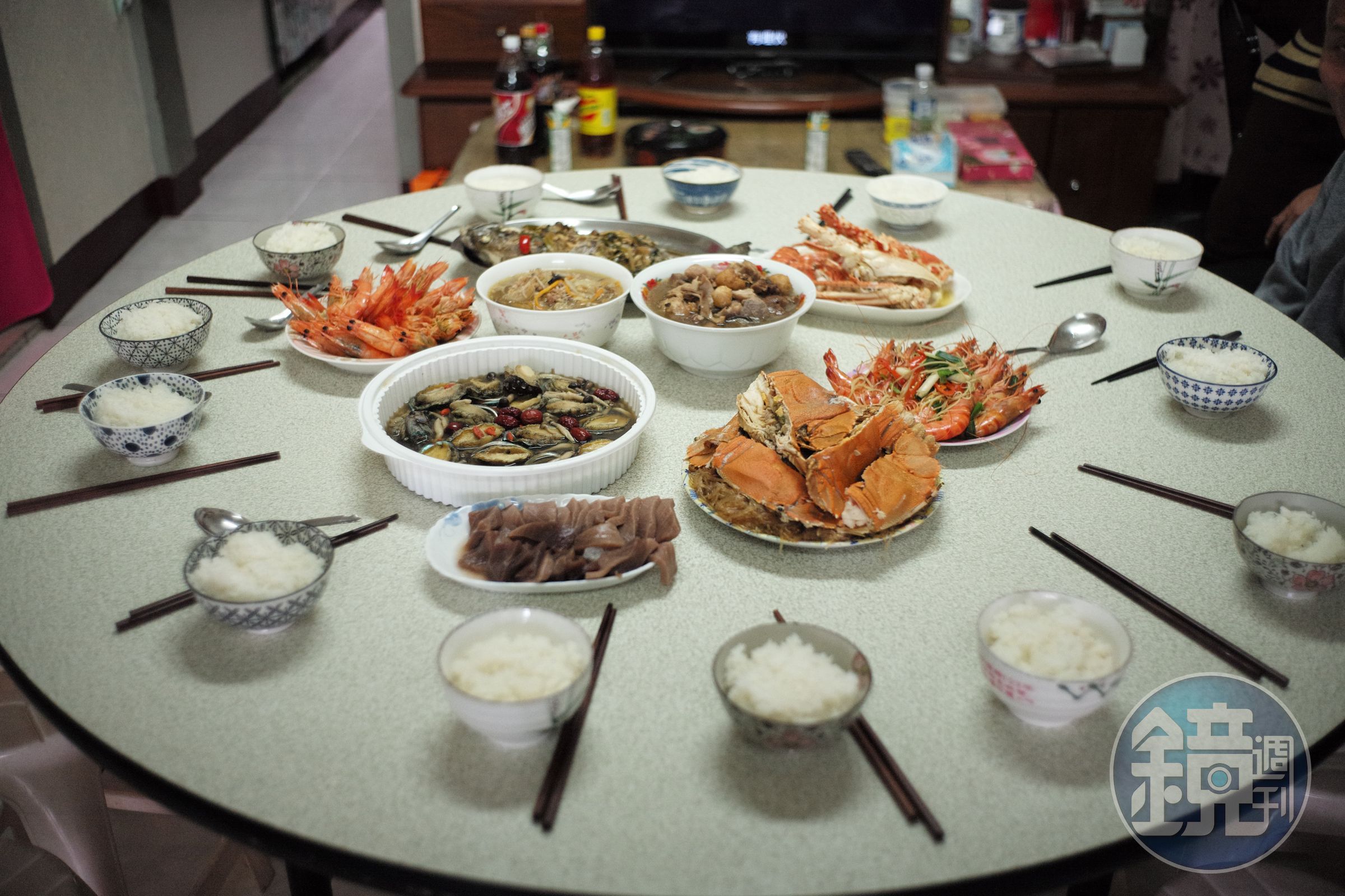 澎湖人過年的餐桌上總是有滿滿的海鮮料理。