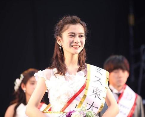 上田彩瑛曾獲選為「東大小姐」。(翻攝自上田彩瑛IG)