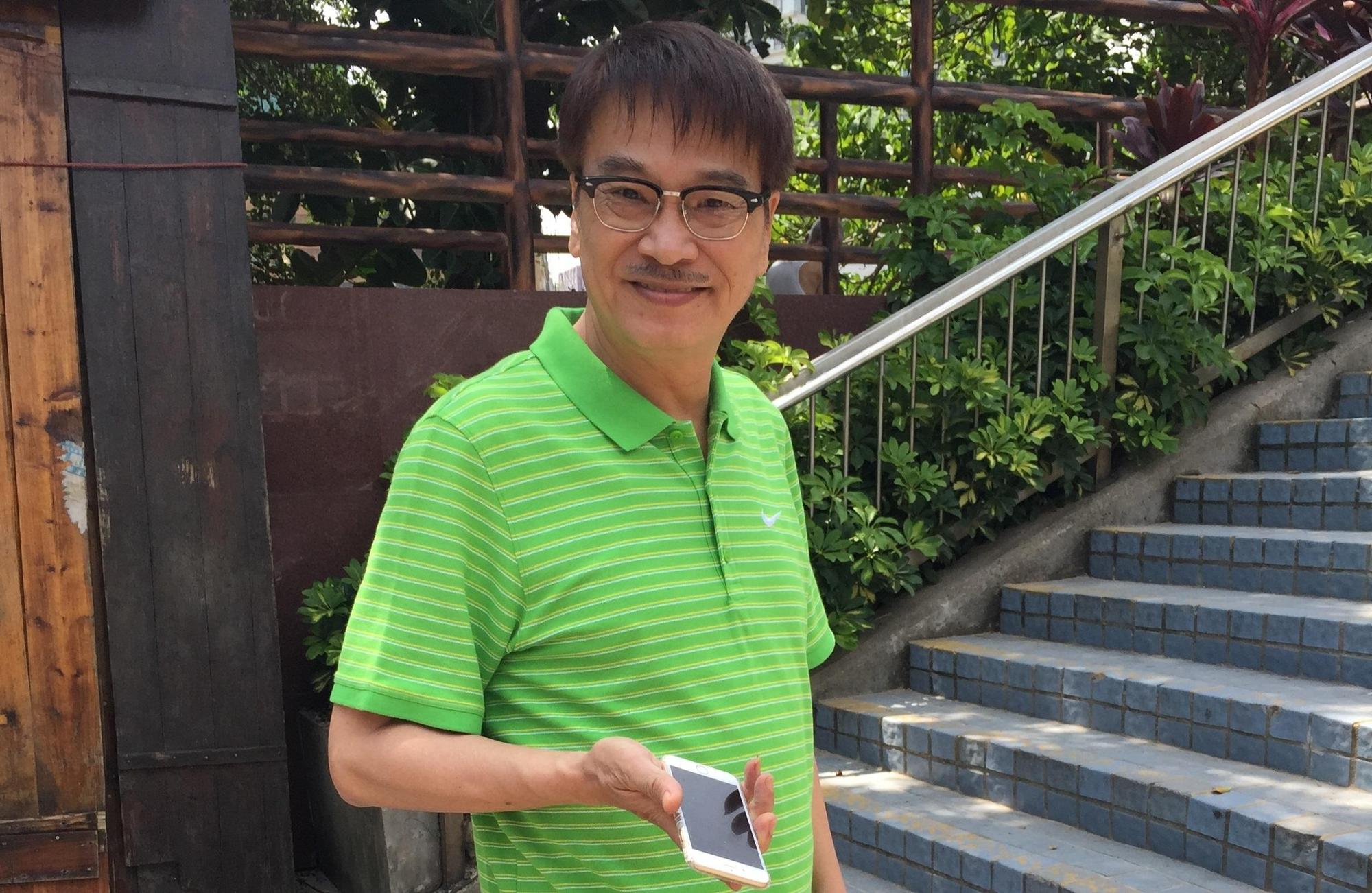 吳孟達大病初癒後暴瘦10多公斤，今日又傳因病入住腫瘤科病房。（吳孟達微博）