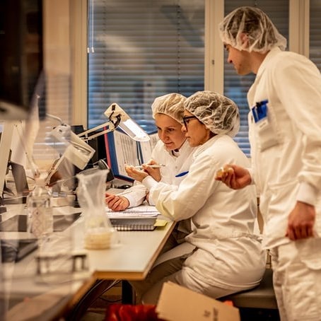 阿斯特捷利康(AZ)疫苗首先向全球供應,但輿論反應不佳。(翻攝自astrazeneca IG)