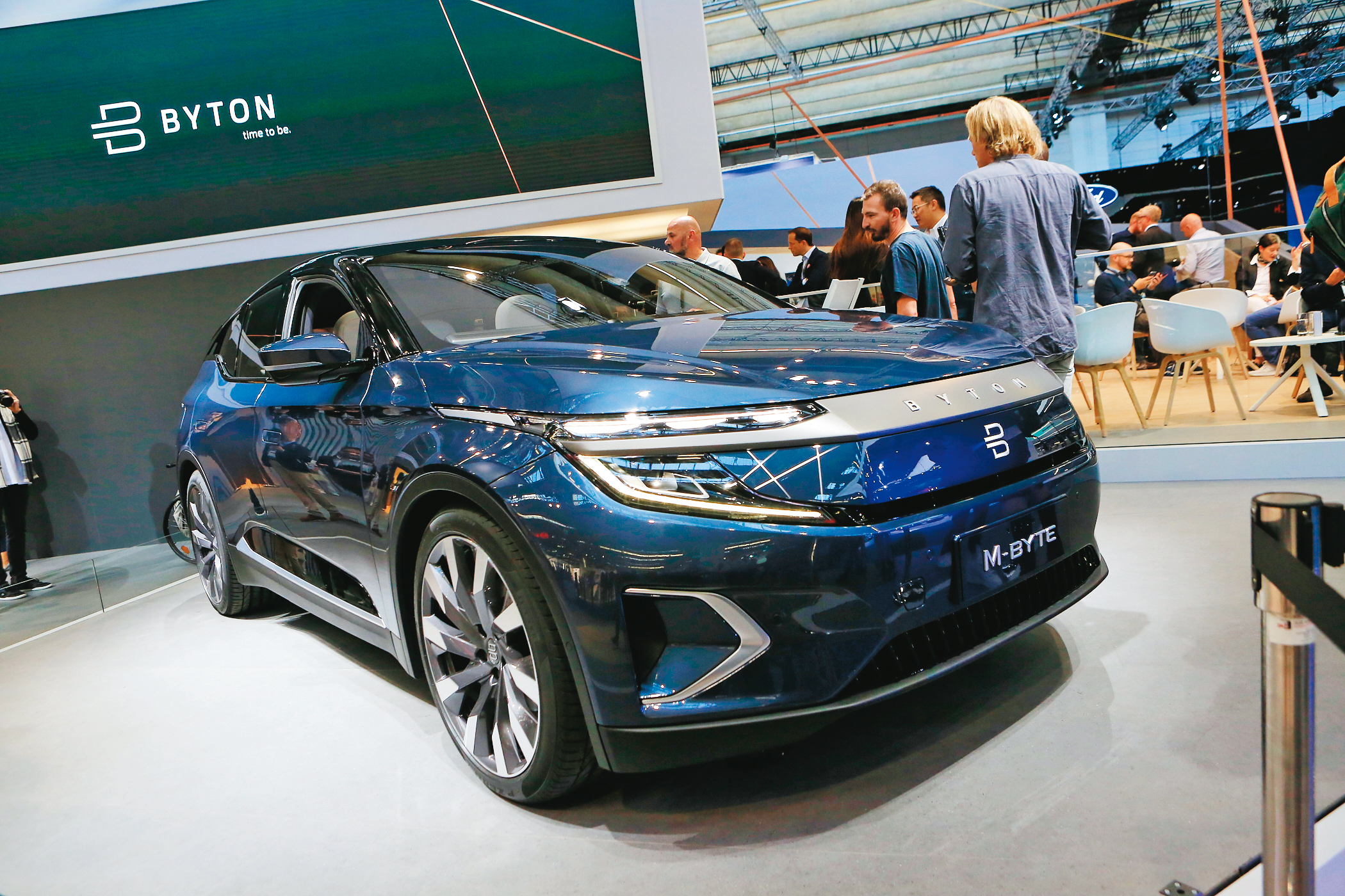 新創車廠拜騰找上鴻海MIH聯盟合作，第一輛電動乘用車預計今年底前上市。（東方IC）