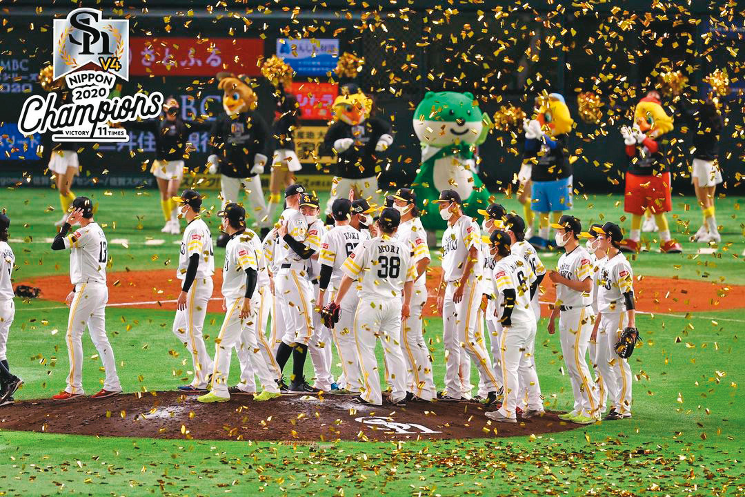 日職軟銀鷹隊去年橫掃對手拿下近7年第6冠，歸功軟銀母企業經營福岡巨蛋有成提供強大後盾，辜仲諒盼借鏡經營。（翻攝自軟銀 IG）