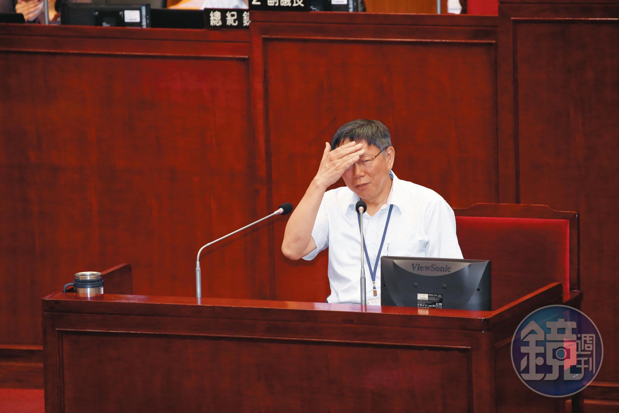 大巨蛋爭議幾乎橫跨柯文哲2任市長任期,讓柯在市議會遭藍綠議員炮轟,柯則自認是在收拾爛攤。