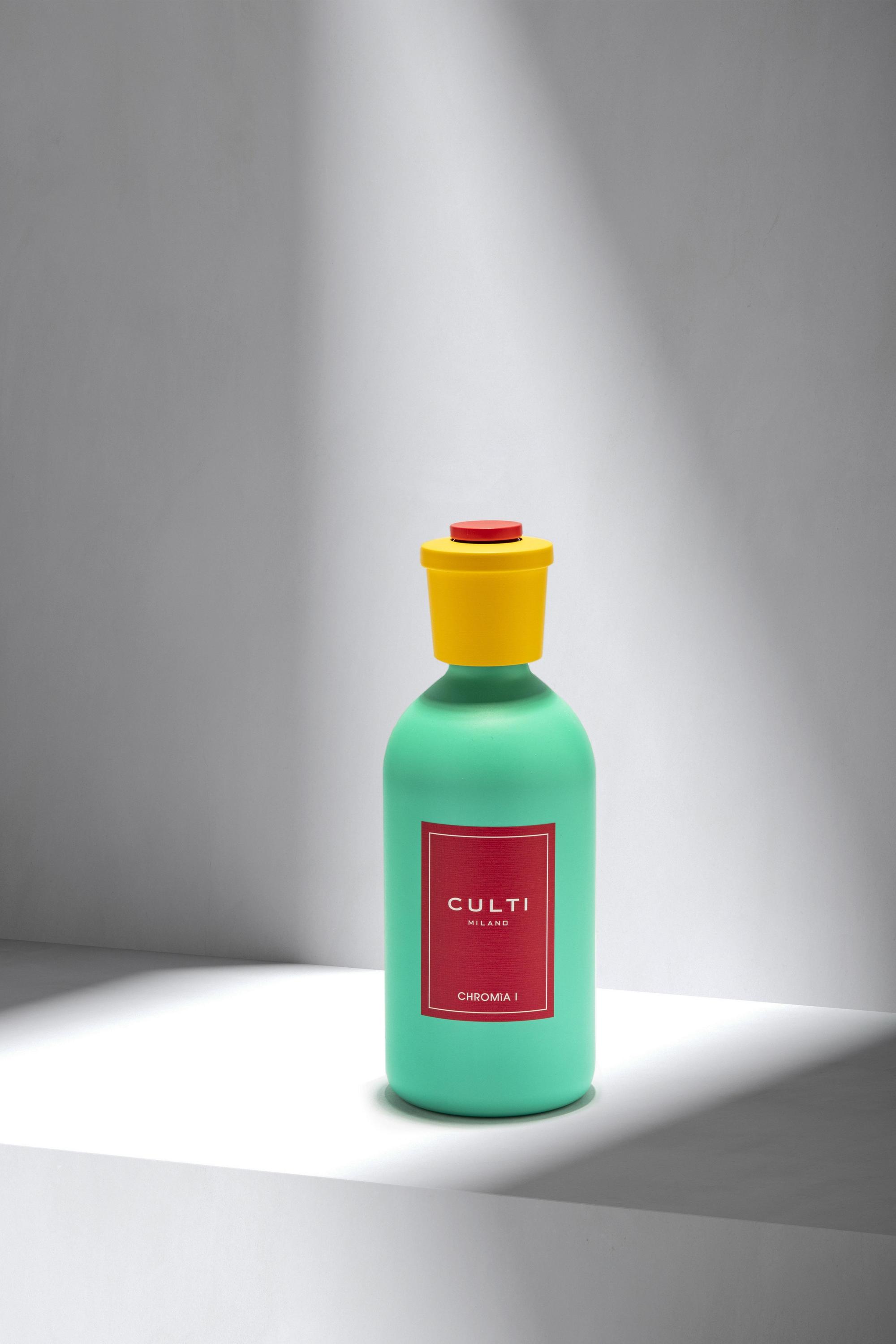 春日幻彩限量經典擴香(紅標) 。500ml/NT$4,000。(10/10 APOTHECARY提供)