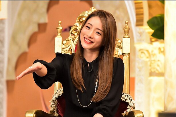 石原聰美上月拍攝新劇時就確診新冠肺炎，但經紀公司本月初才公布消息，引來網友兩極意見。