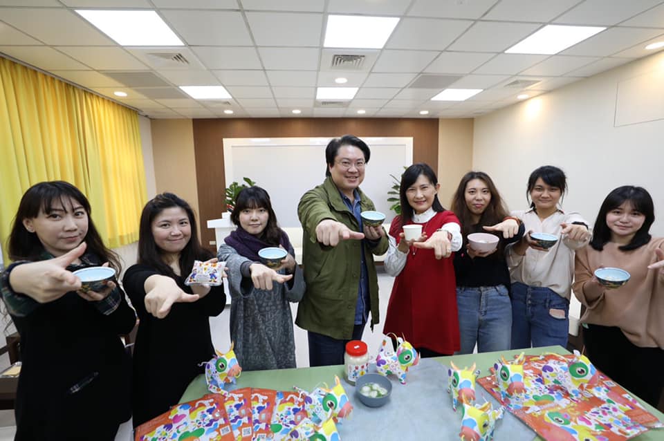 林右昌自豪全國最好吃的元宵湯圓在基隆，並向全國各縣市的元宵下戰帖。（翻攝自林右昌UChange臉書）