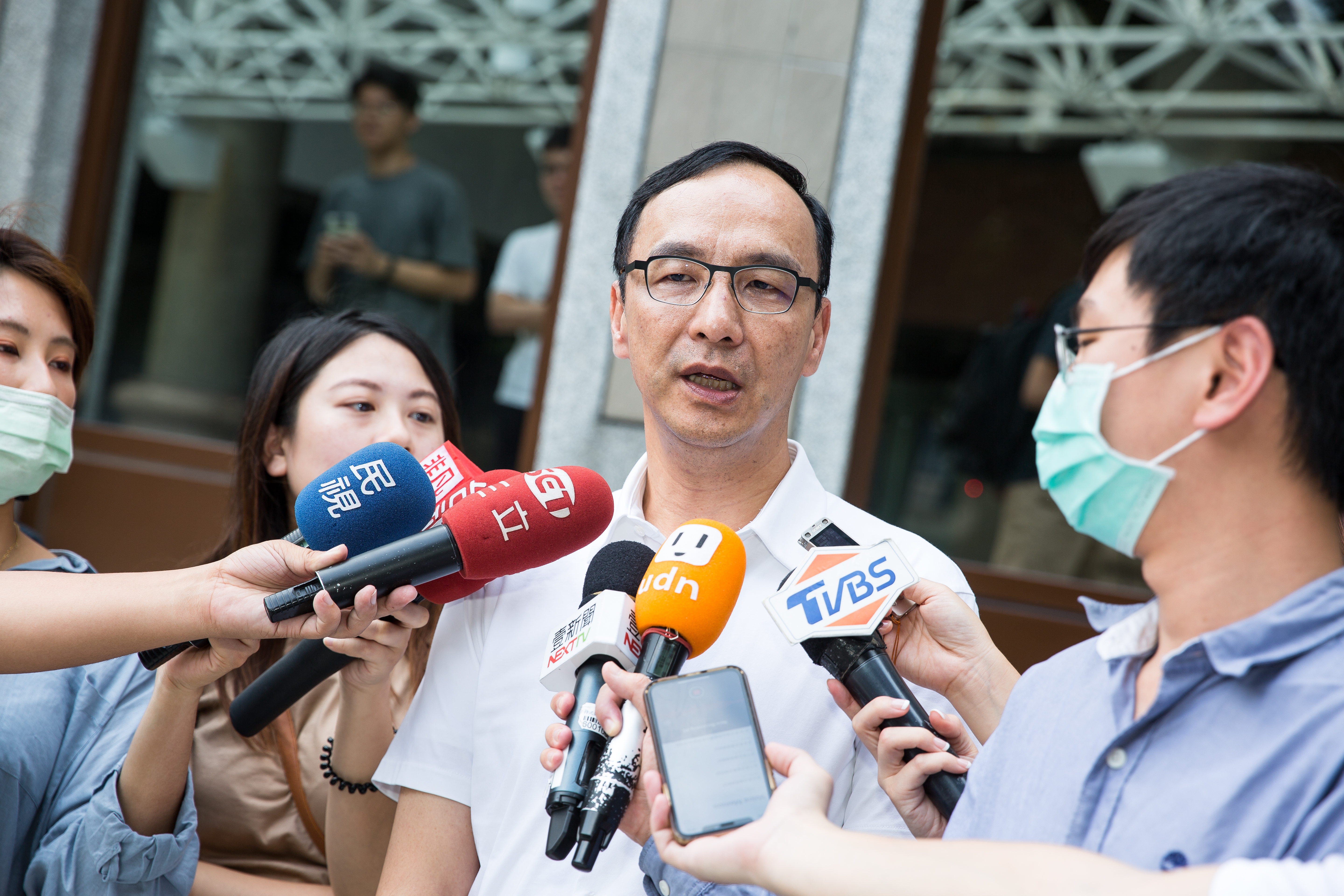 被視為有意爭取黨魁前黨主席朱立倫，上午也拋出勞保年金改革議題，將矛頭指向蔡政府執政不利，似與江隔空較勁。（本刊資料照）