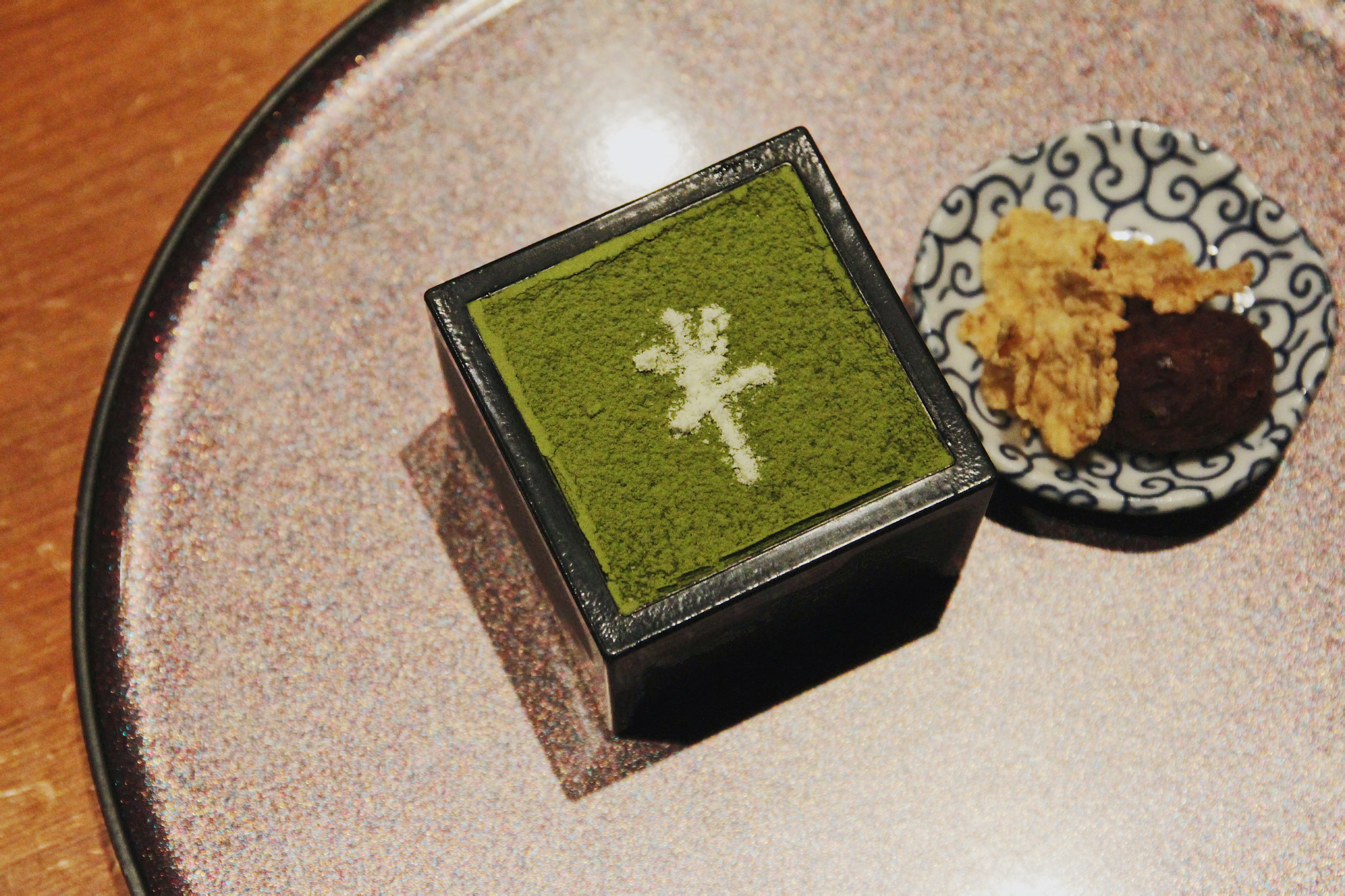 套餐甜點「京都宇治抹茶布丁佐金時」綿密又化口。