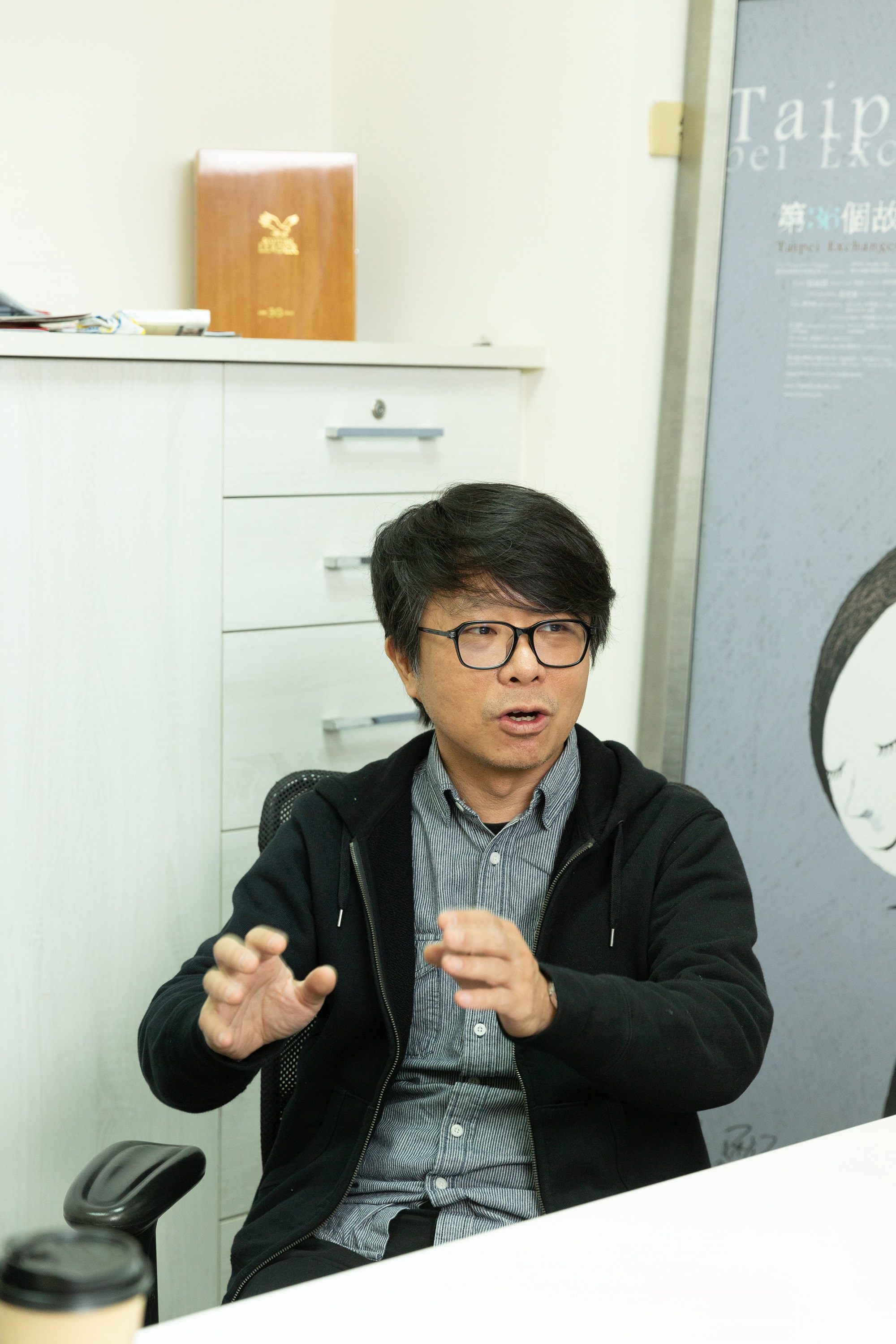 《天橋》美術指導王誌成為田調中華商場費時半年，他認為最困難的是蒐集庶民生活照。