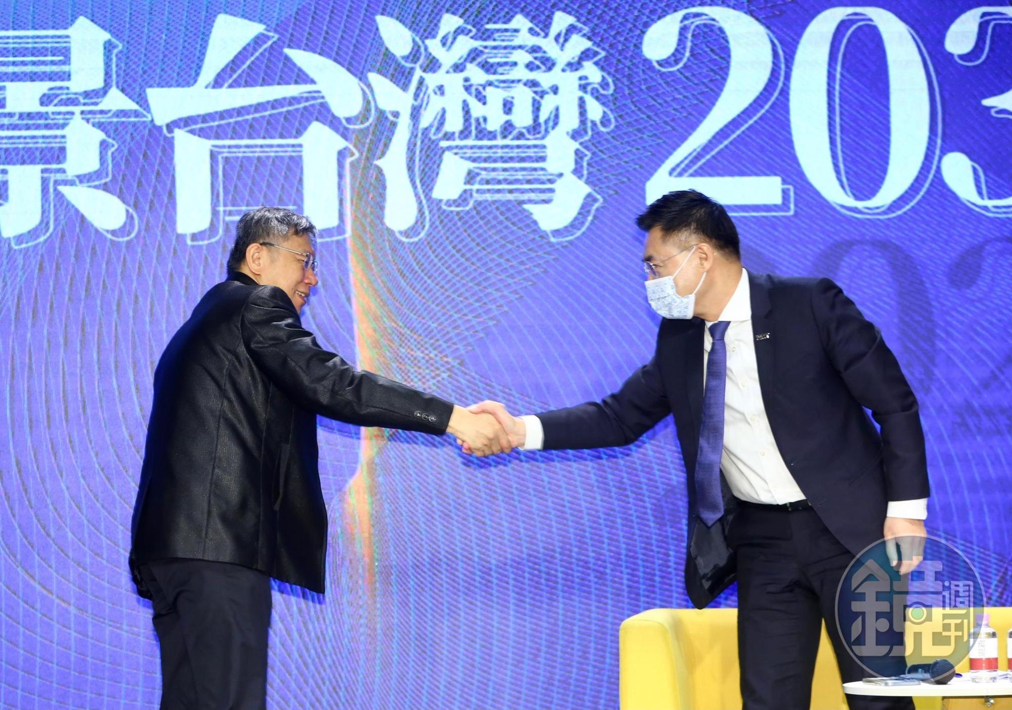 國民黨智庫舉辦論壇,黨主席江啟臣(右)與民眾黨主席柯文哲(左)同框,不但引發外界「藍白合」聯想,也在藍營內部引爆風暴。