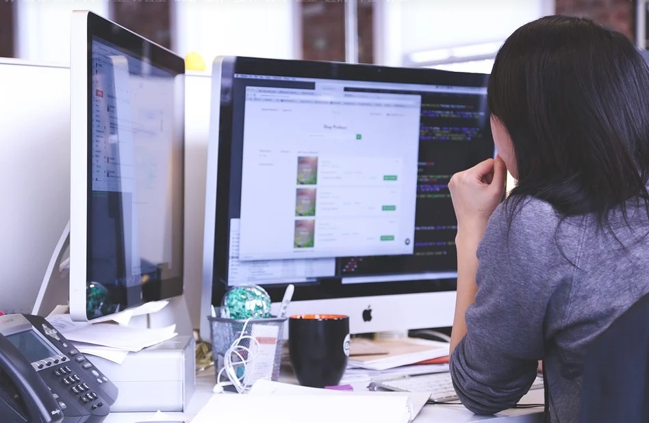 女網友在Dcard發文,表示剛到職就想走人。(示意圖,pixabay)