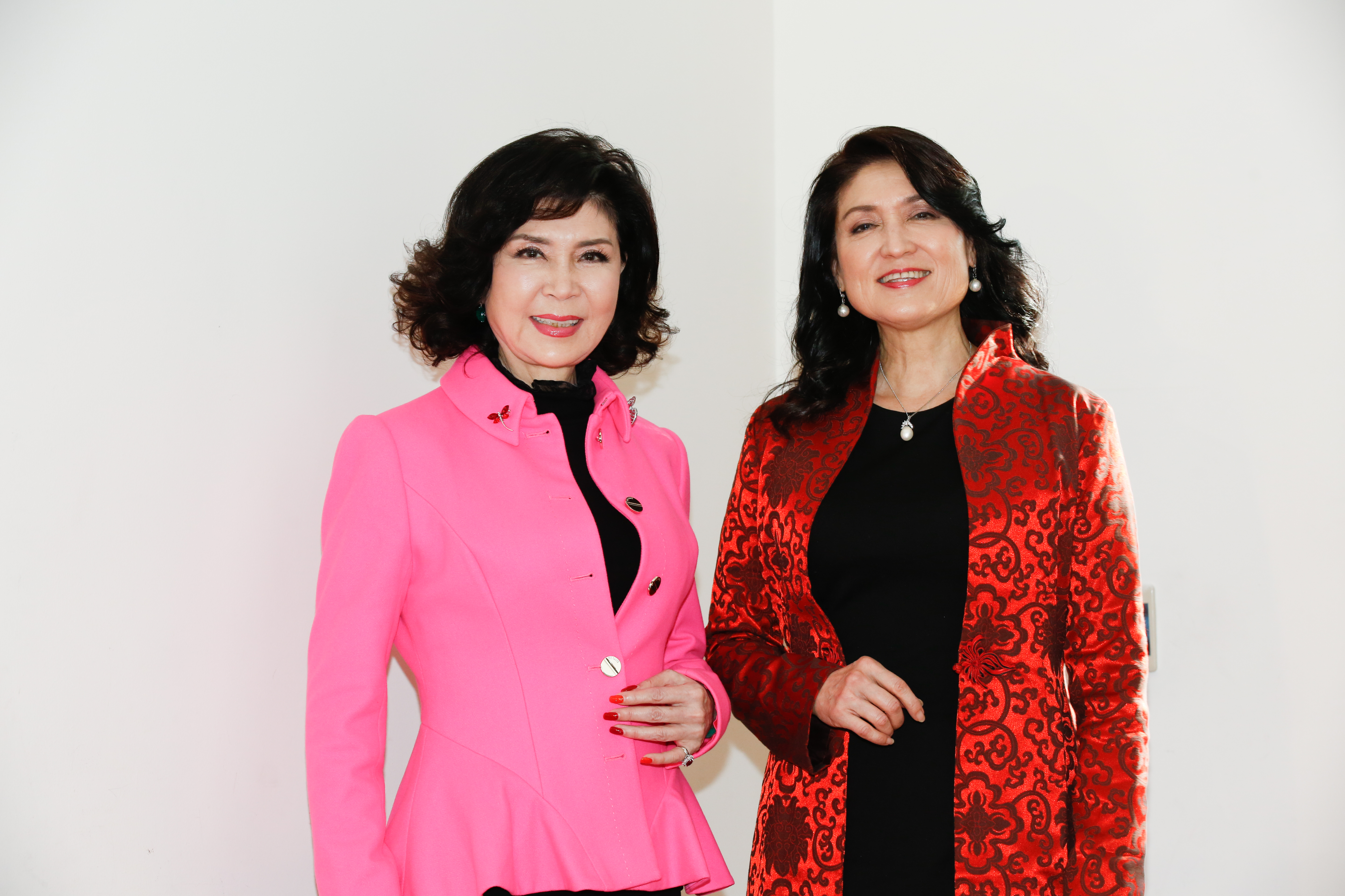 白嘉莉（左）姊妹難得齊聚受訪。