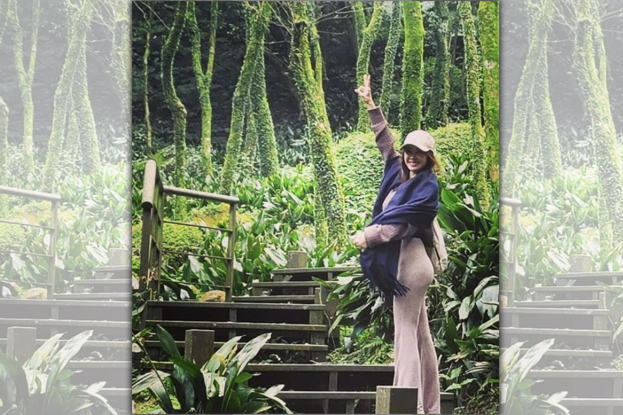 蔡依林昨(24日)PO爬山照,下半身穿貼身緊身褲,將美臀展露無遺。(翻攝自蔡依林IG)