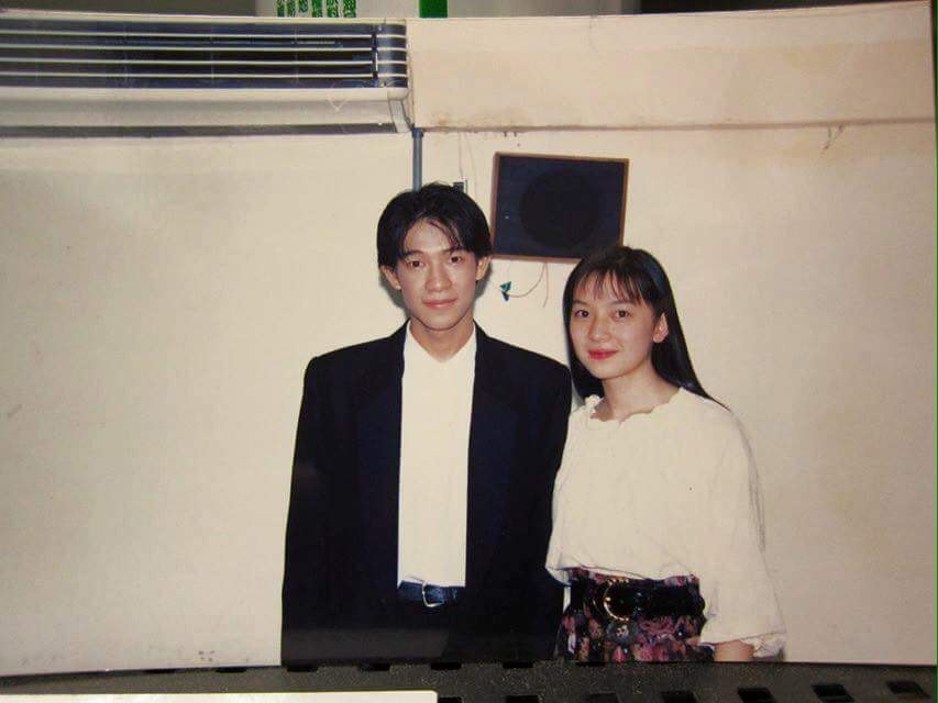 谷懷萱（右）分享與徐展元大二時的合照，郎才女貌。（翻攝我是谷懷萱臉書）