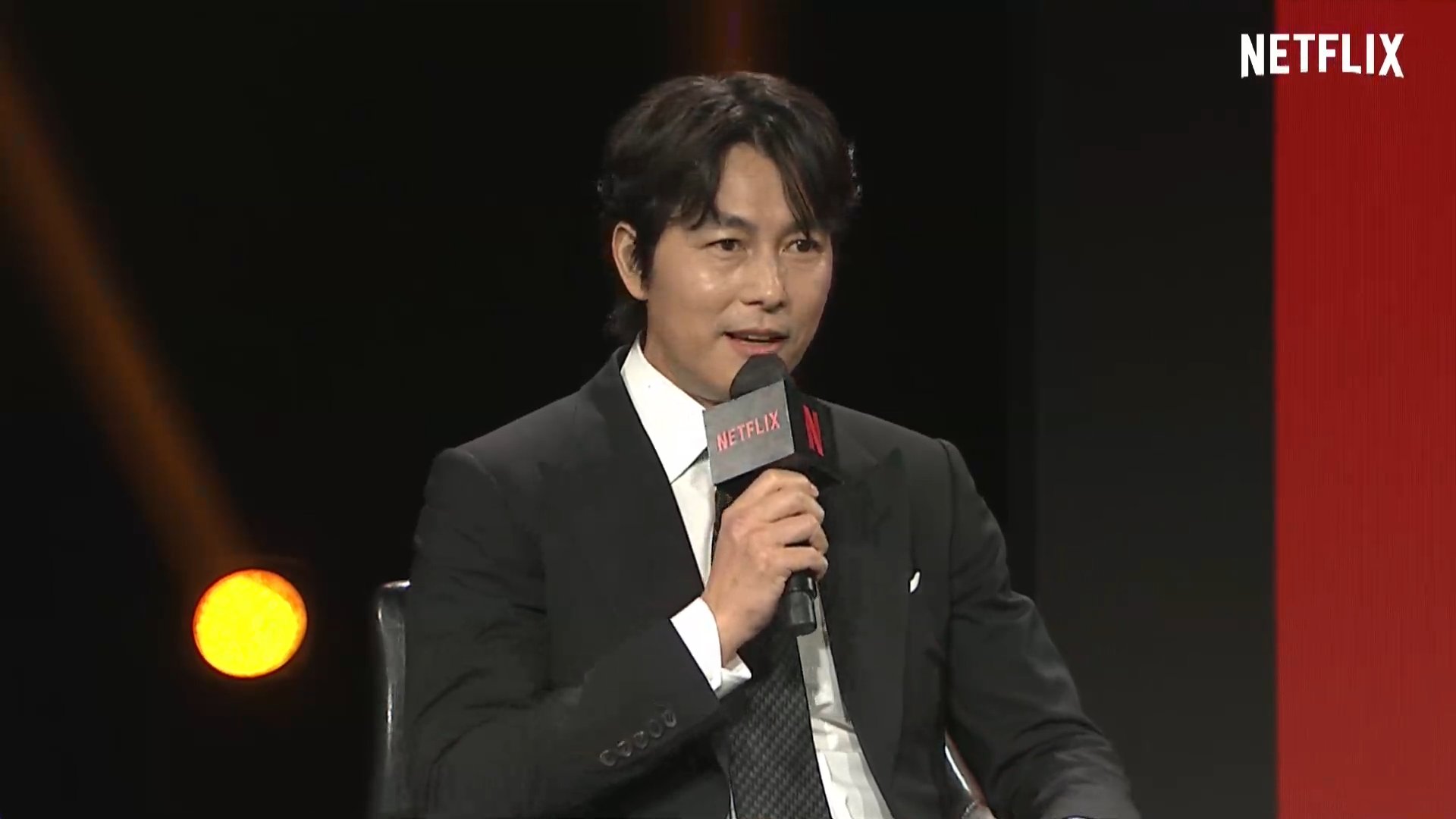 鄭雨盛擔任科幻劇《寂靜的大海》製片，自曝開拍時對演員們說話都很小心。（翻攝自naver news）