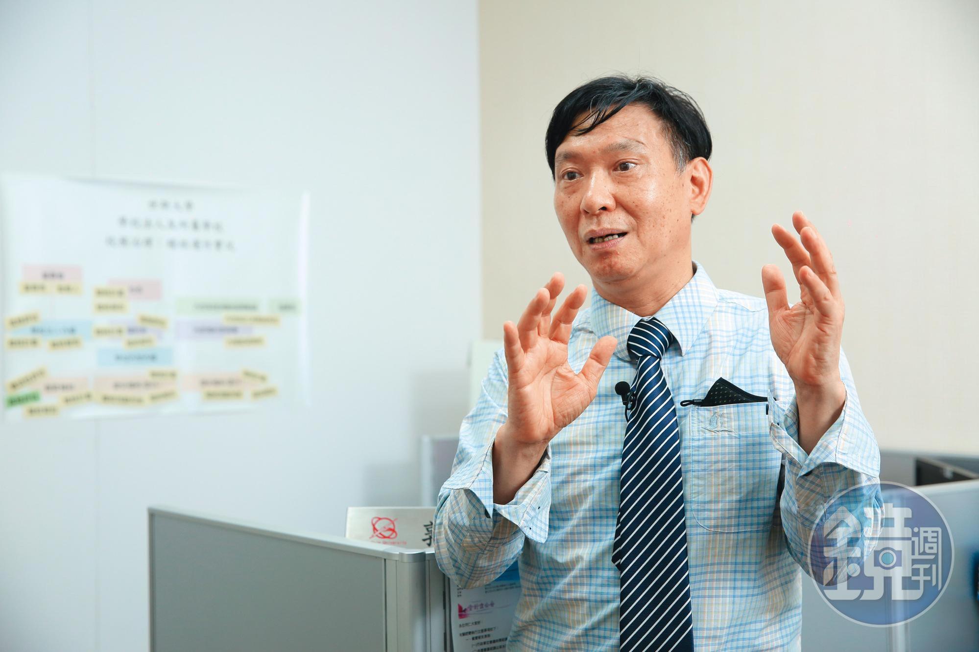 世新大學財金系副教授郭迺鋒認為，理專與客戶間感情越好，理專越有機可乘。