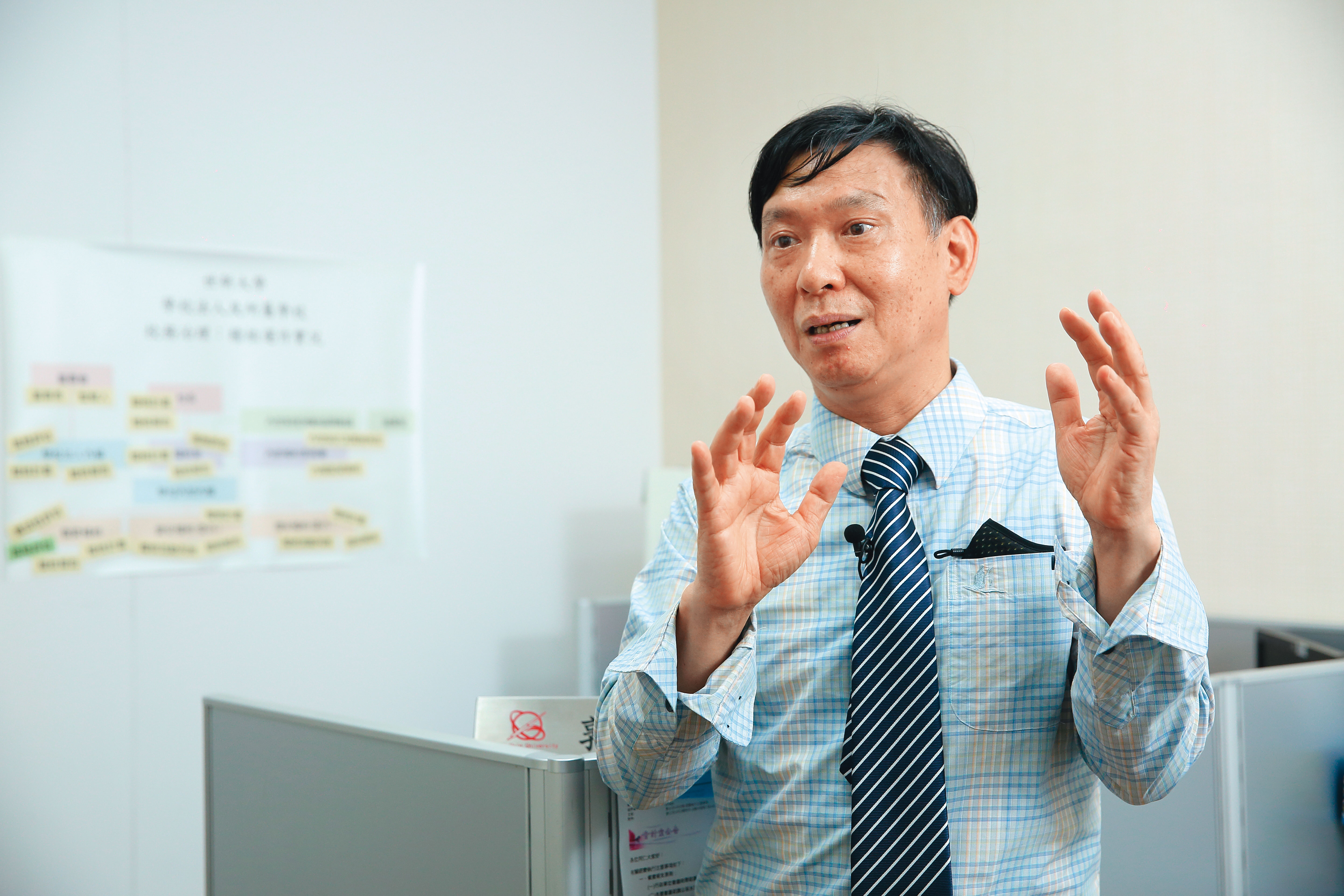 世新大學財金系副教授郭迺鋒認為，理專與客戶間感情越好，理專越有機可乘。
