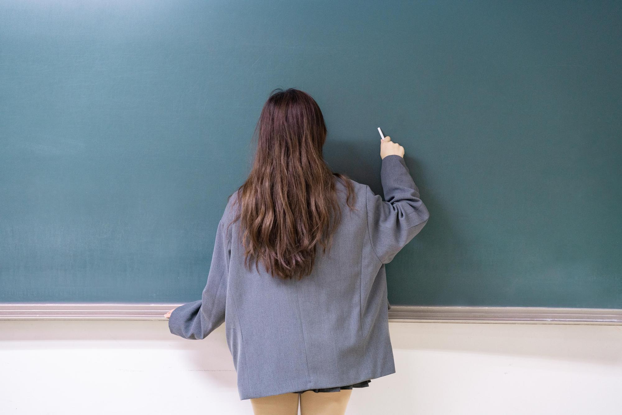 1名英國女教師與學生約定「成績好就做一次」,結果讓學生成績突飛猛進。(示意圖,東方IC)
