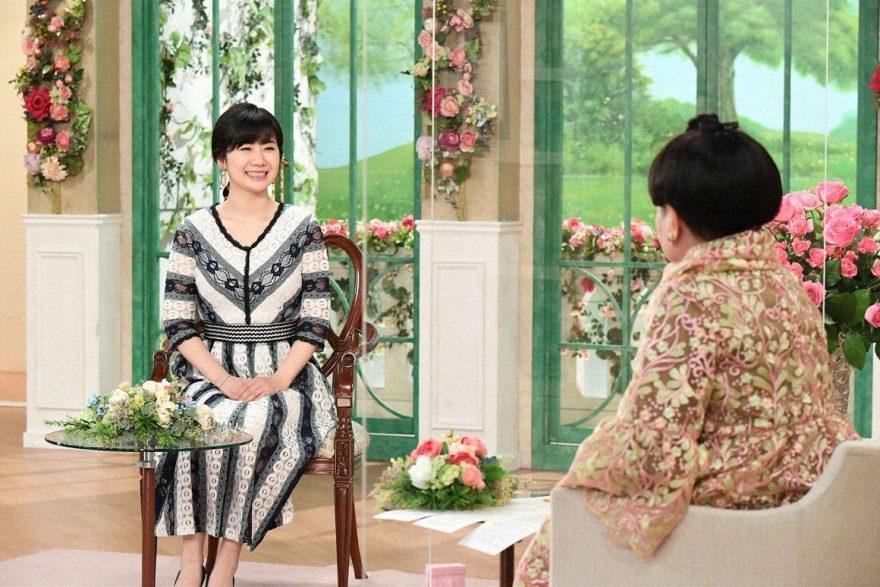 福原愛(左)18日上《徹子的部屋》提到未來想搬回日本,與江宏傑的婚姻狀況引來各界關注。(翻攝自dogatch)